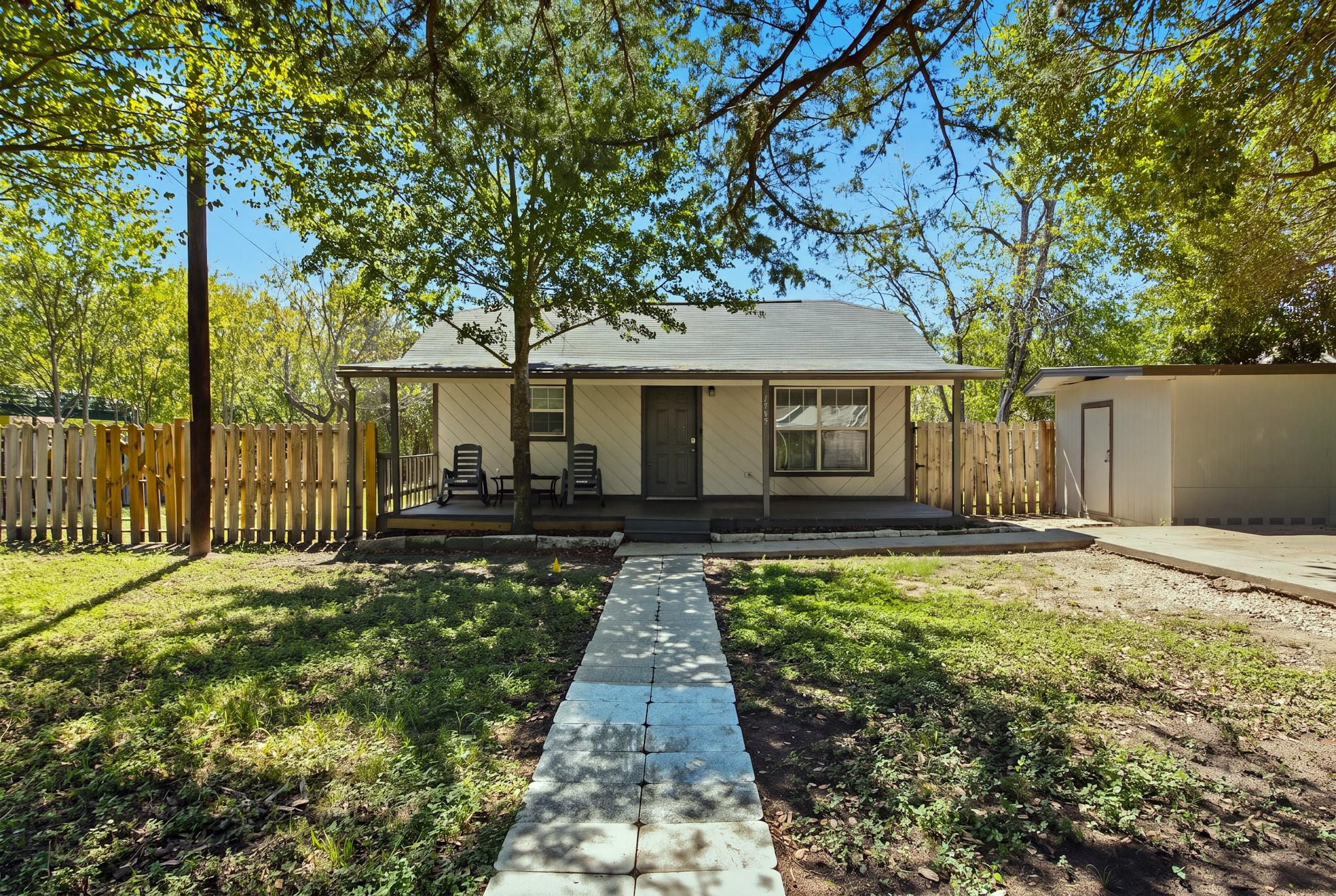 1527 Boone Street — photo