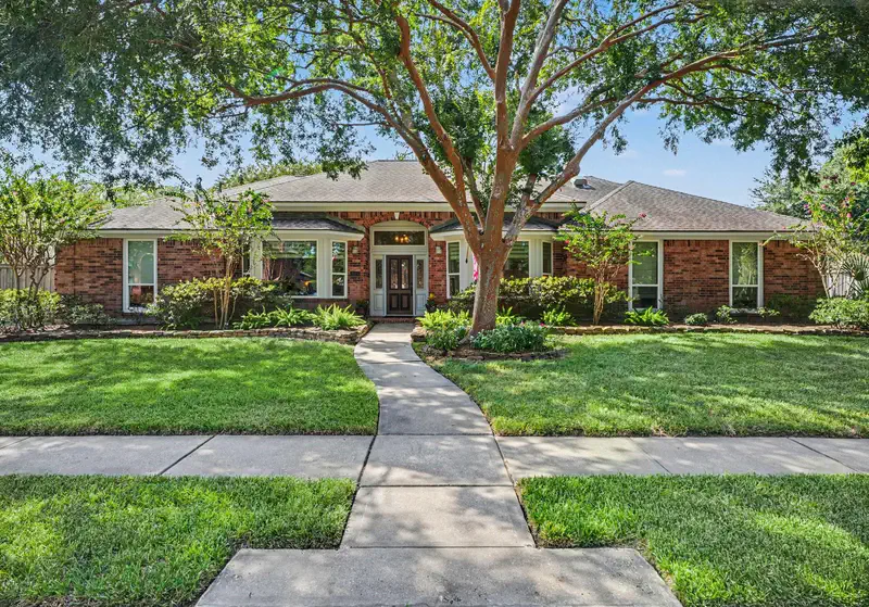 903 Live Oak Lane — photo