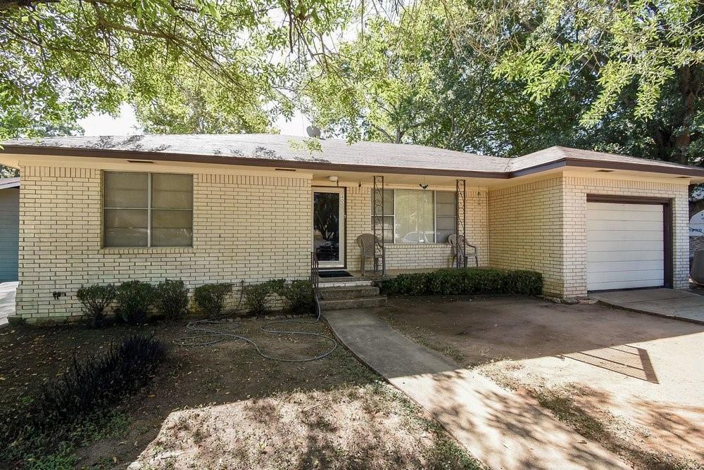 400 Sandra Drive — photo