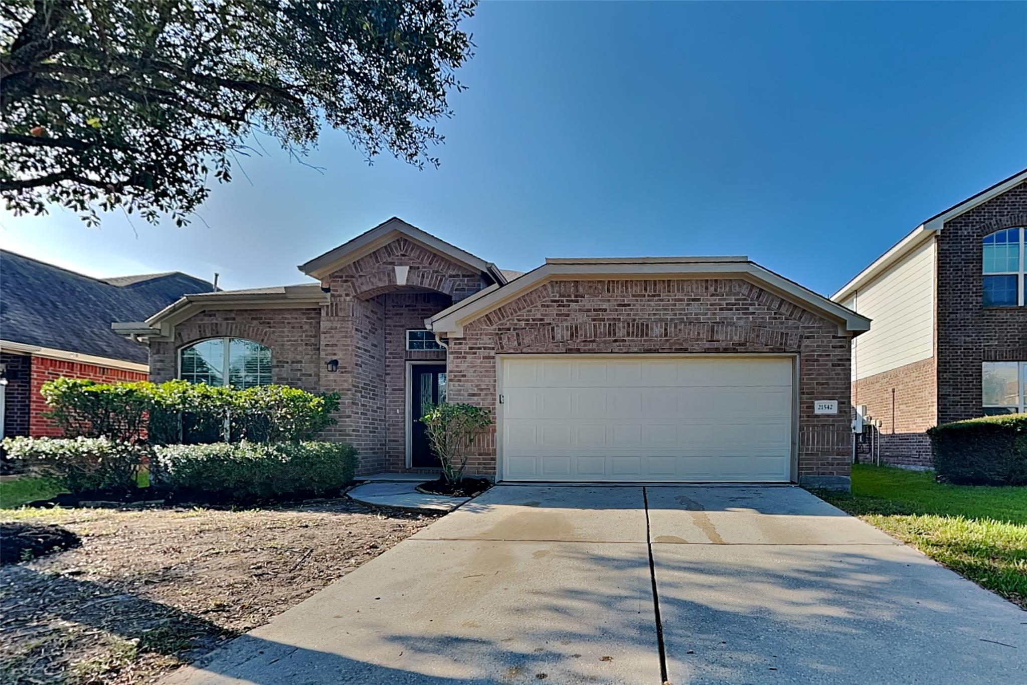 21542 Kings Bend Drive — photo