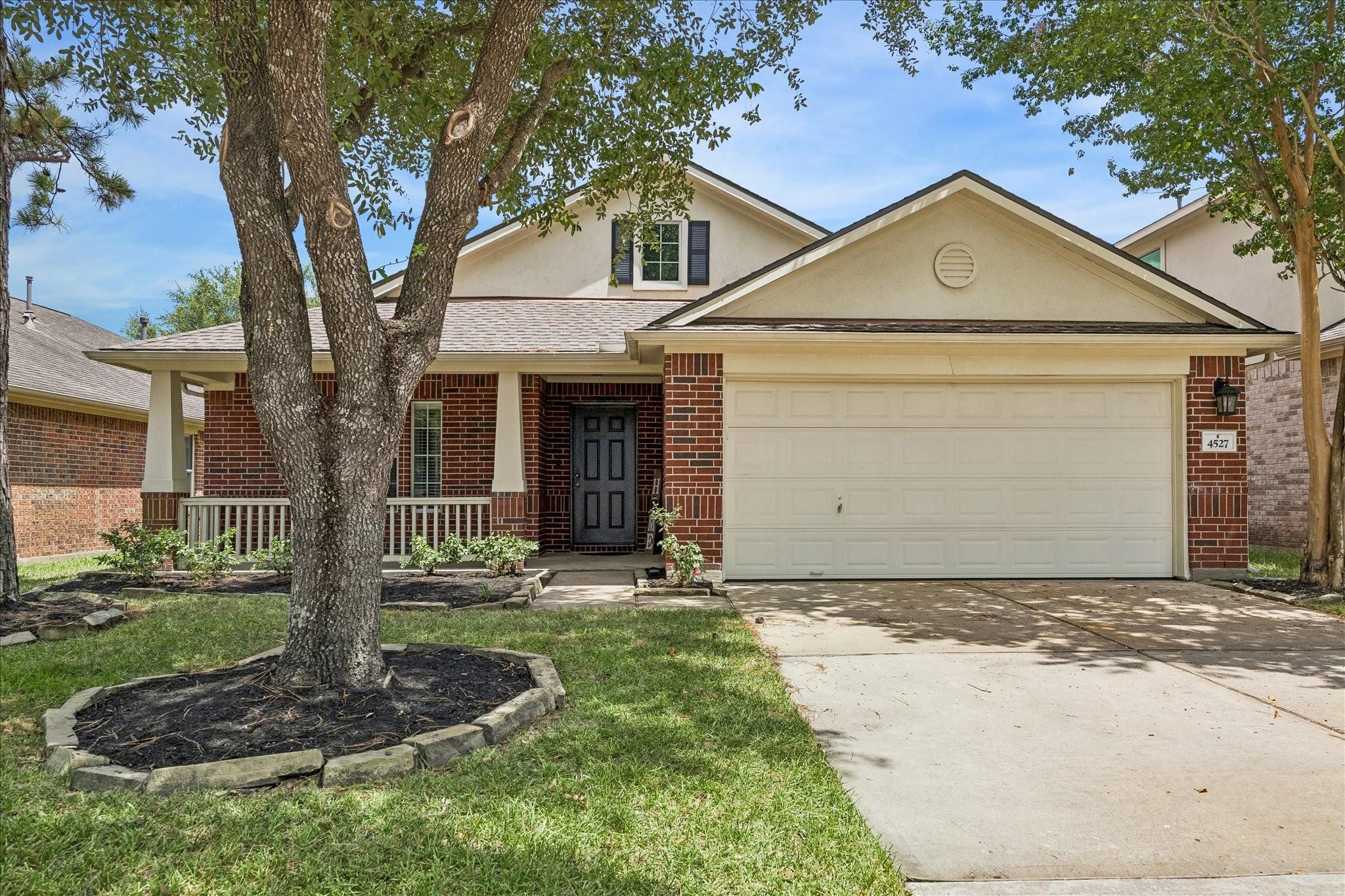 4527 Kenya Manor — photo