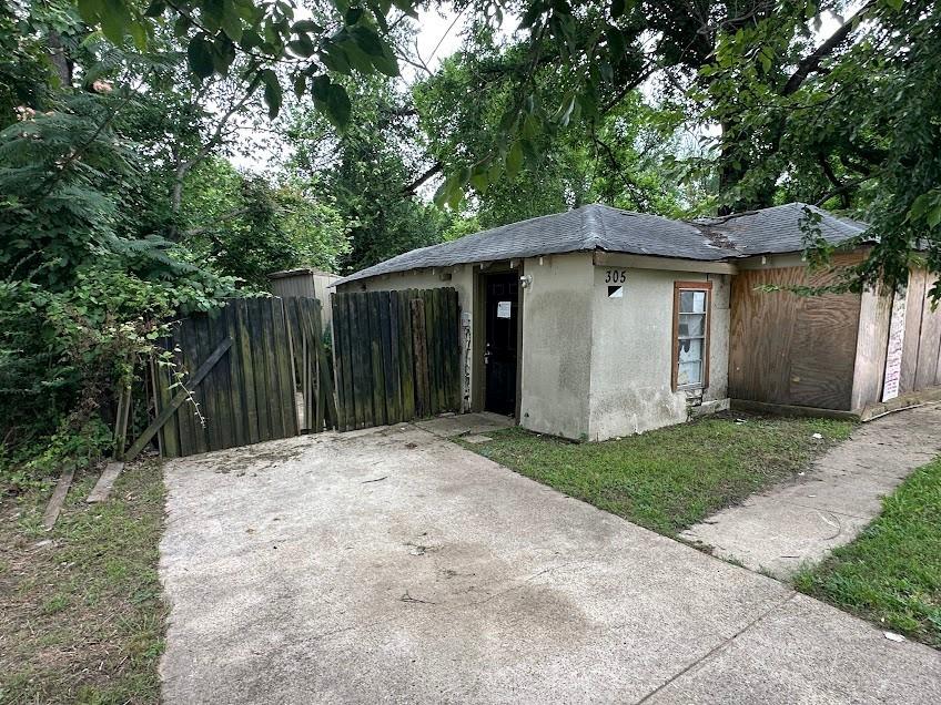 305 W End Street — photo