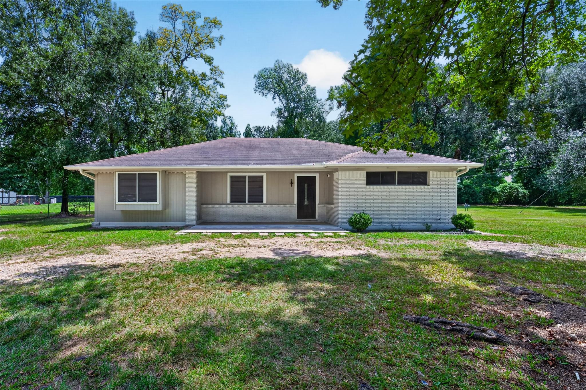23361 Andrew Lane — photo