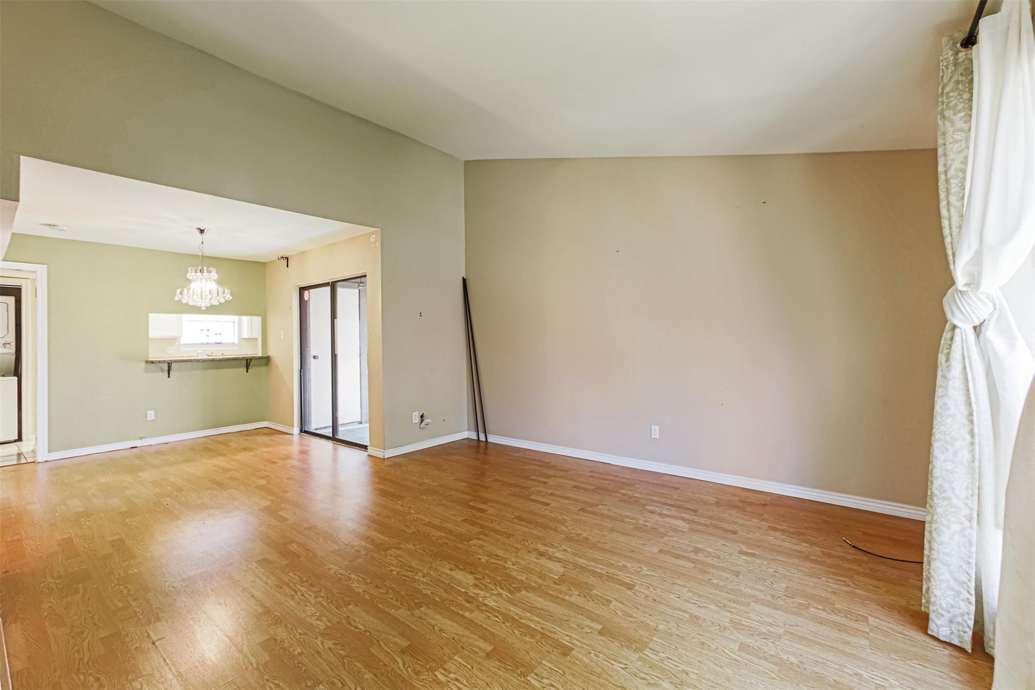 3100 Walnut Bend Lane #422 — photo
