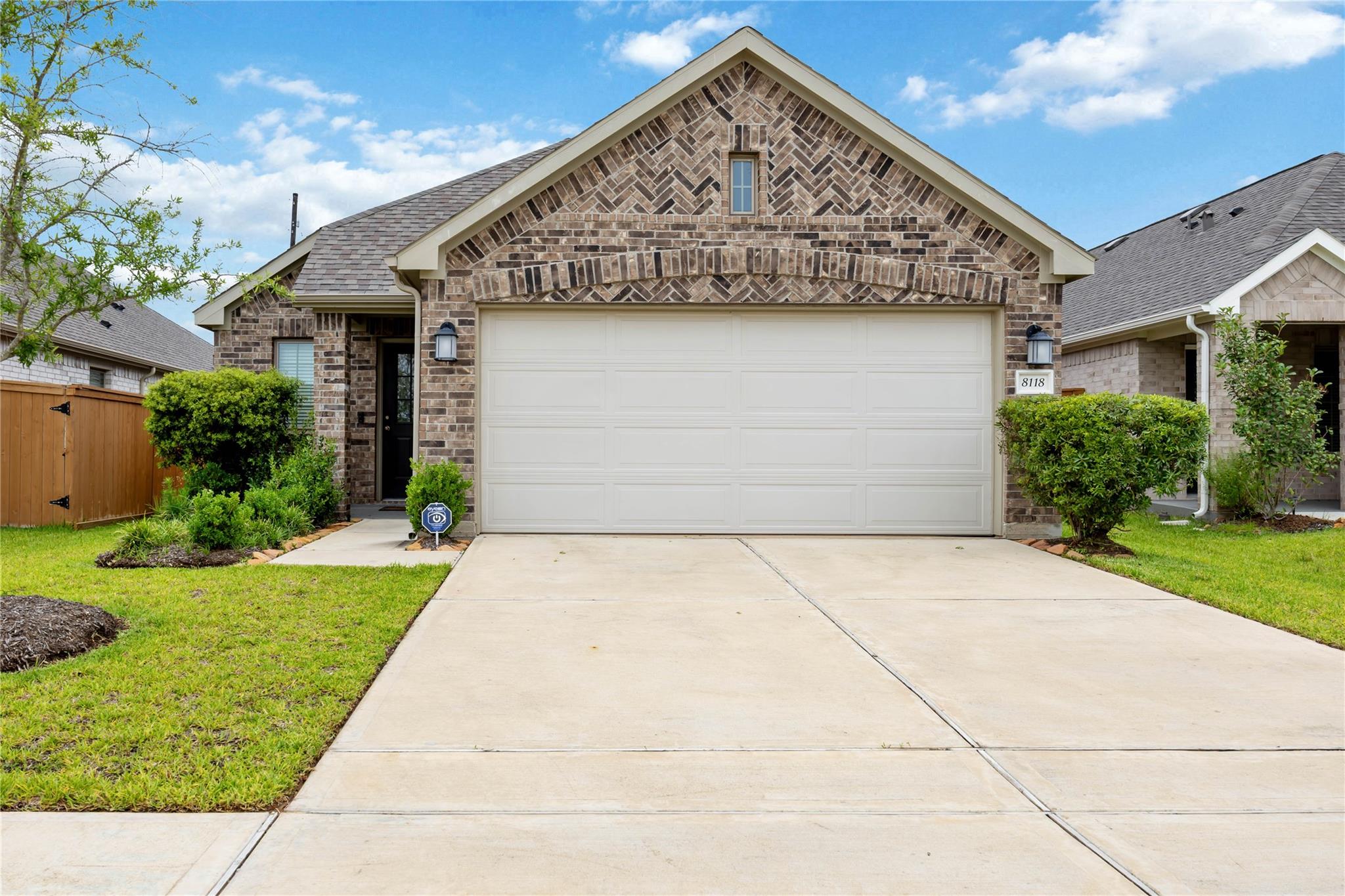 8118 Royal Breeze Drive — photo