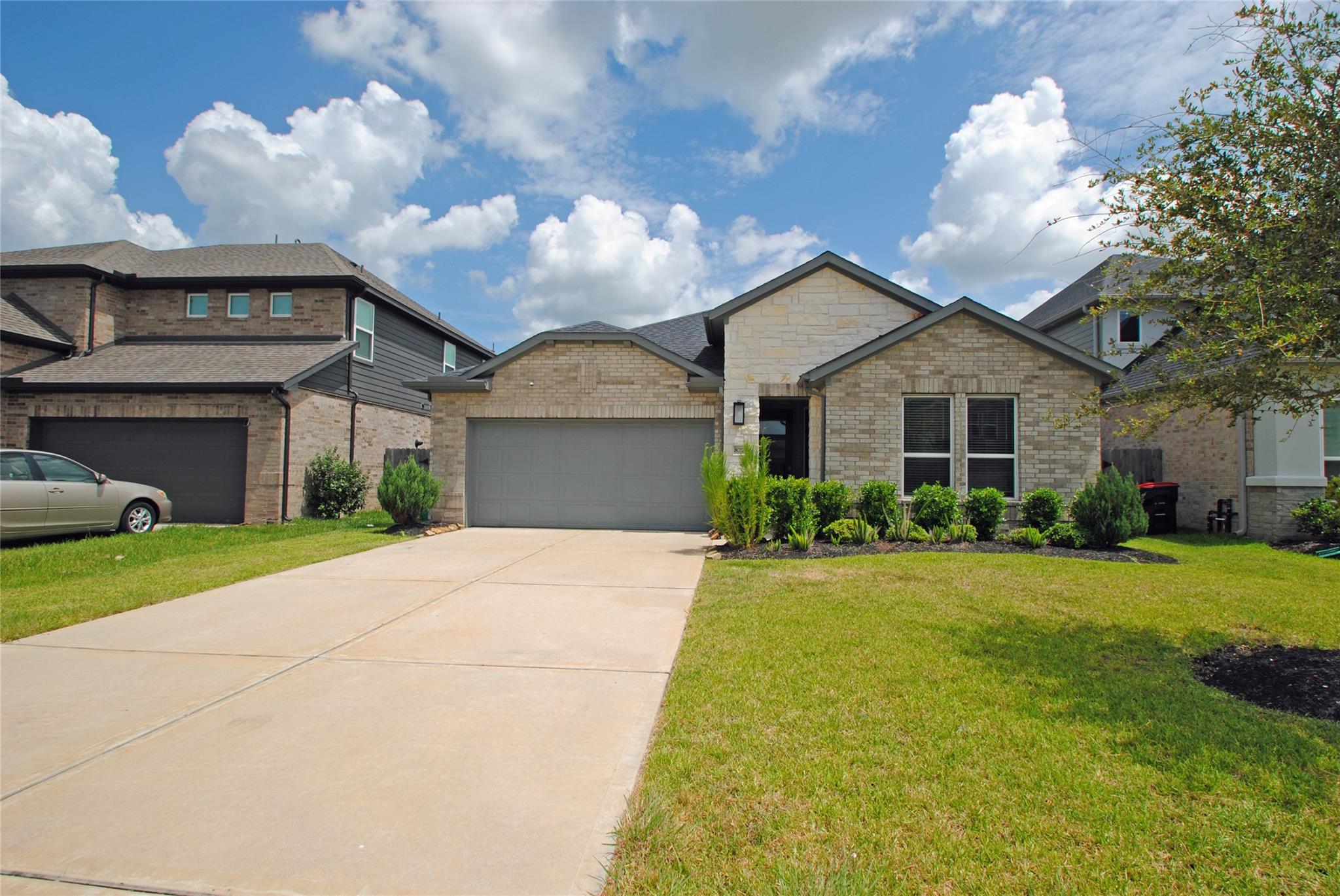 8326 Oakland Heights Lane — photo