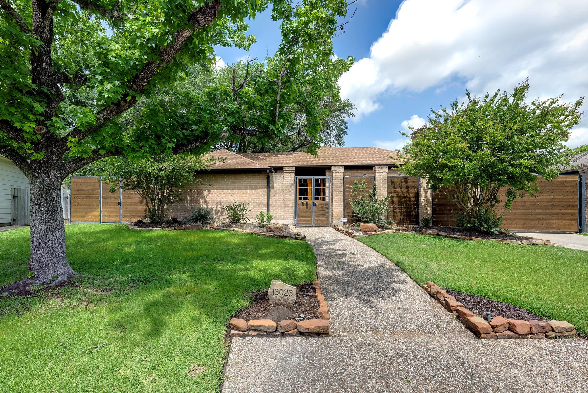 13026 Thatcher Drive — photo