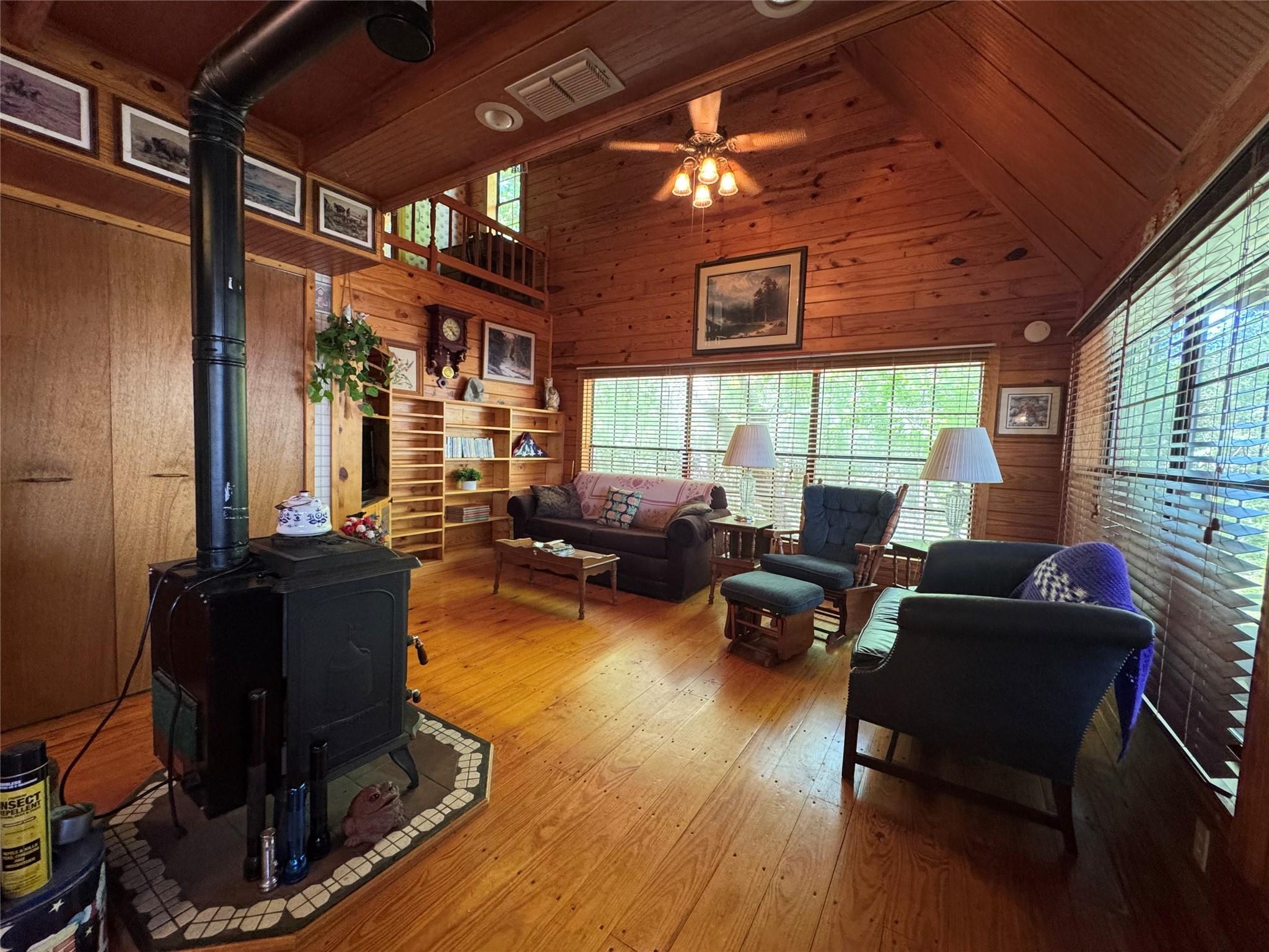 190 Woodpecker Drive — photo
