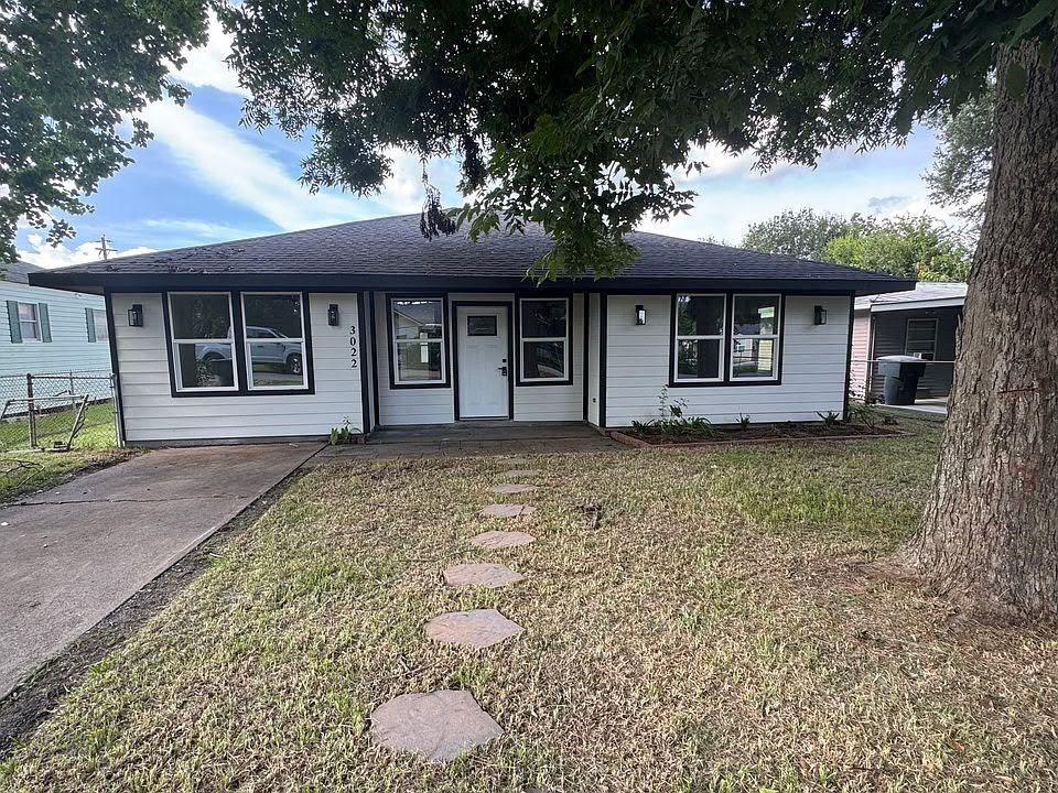3022 South Drive — photo