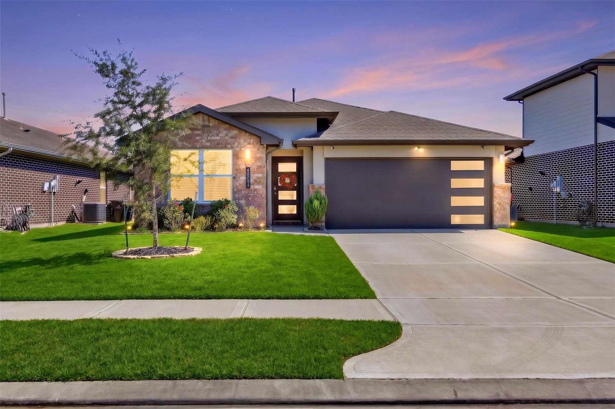 6903 Fleetwood Crescent Way — photo