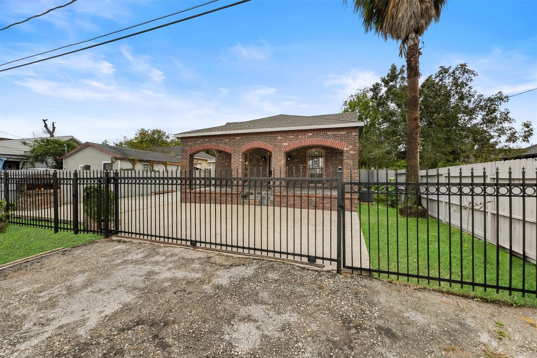 7912 Cypress Street — photo