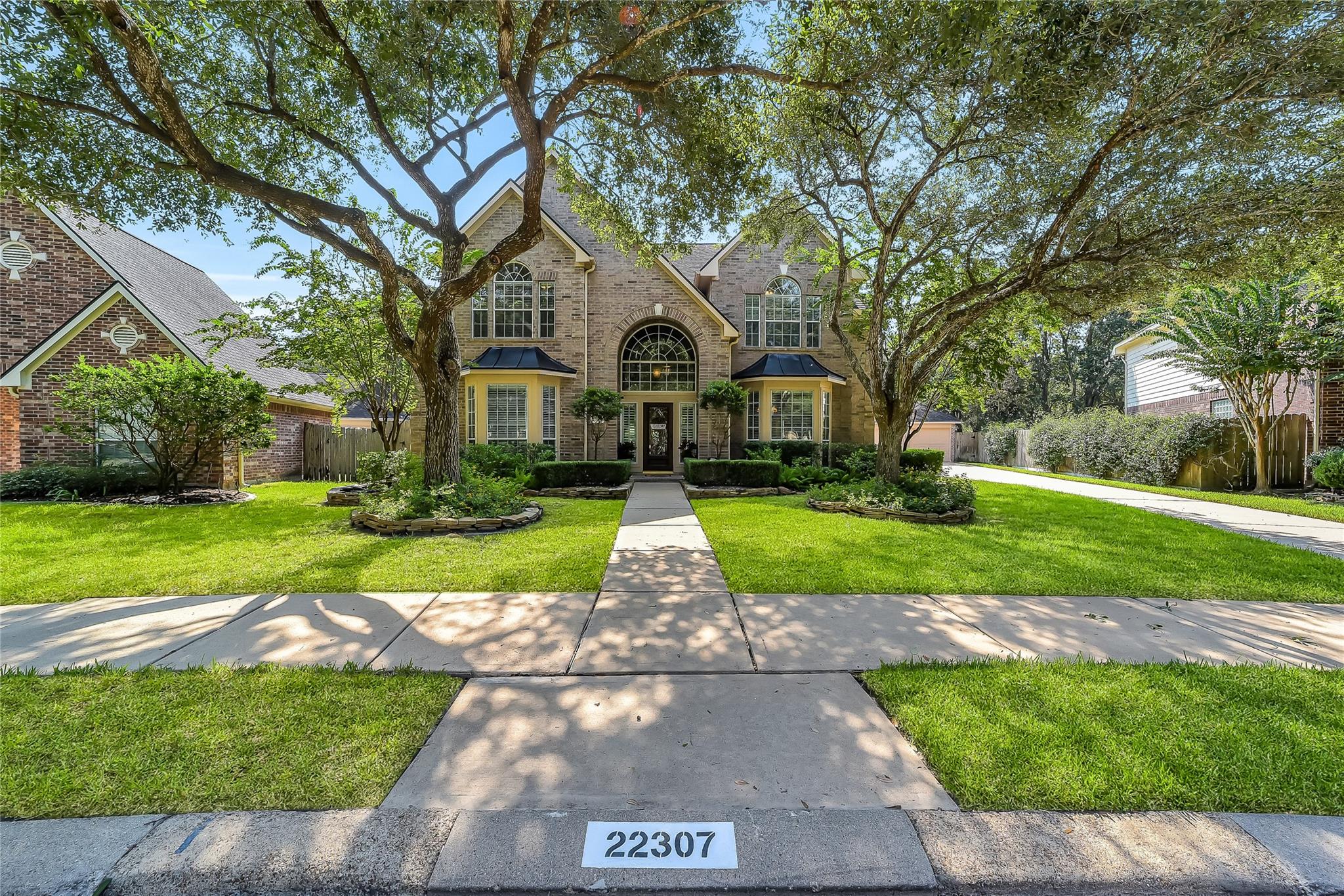 22307 Maybrook Park Circle — photo