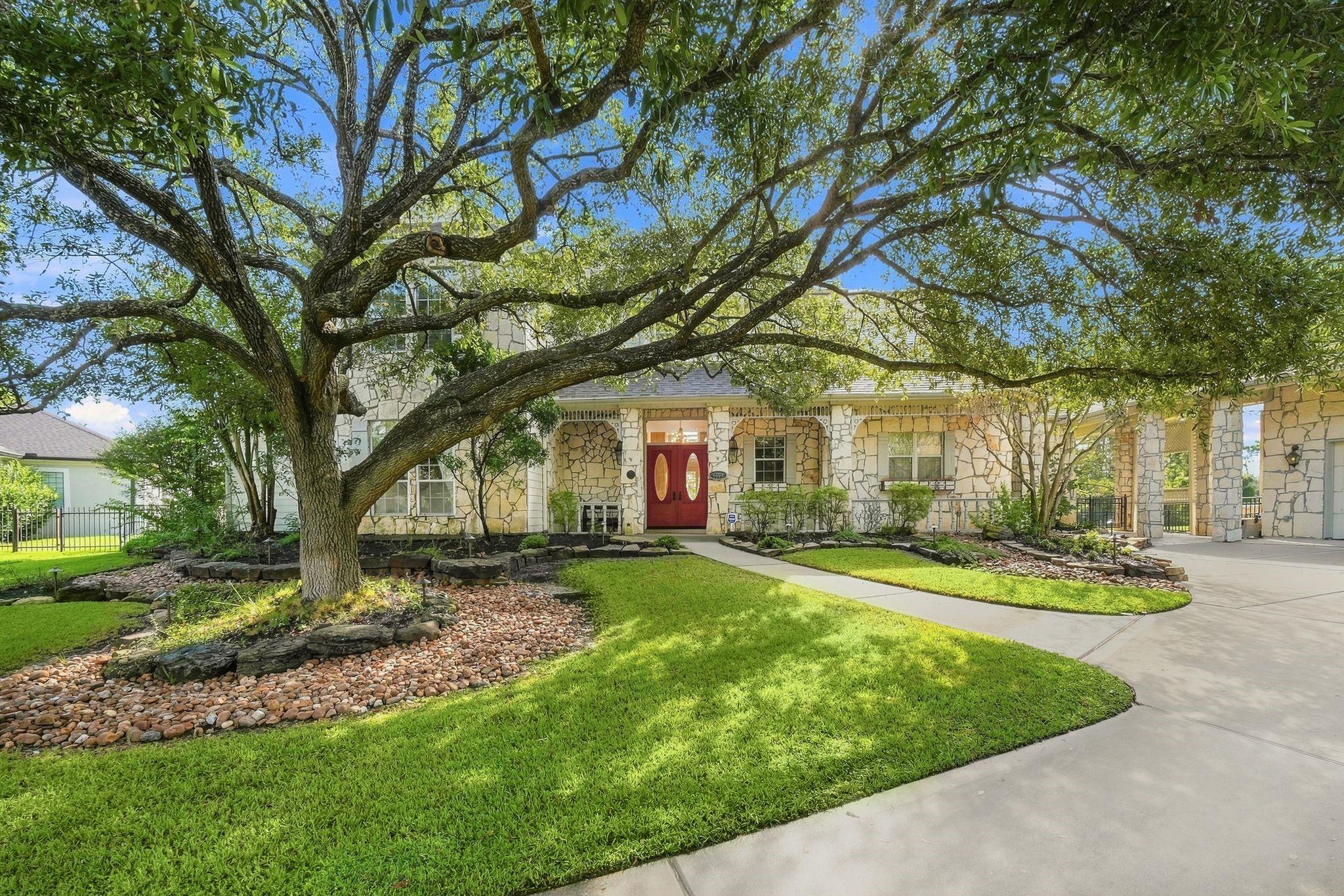 6503 Sussex Court — photo