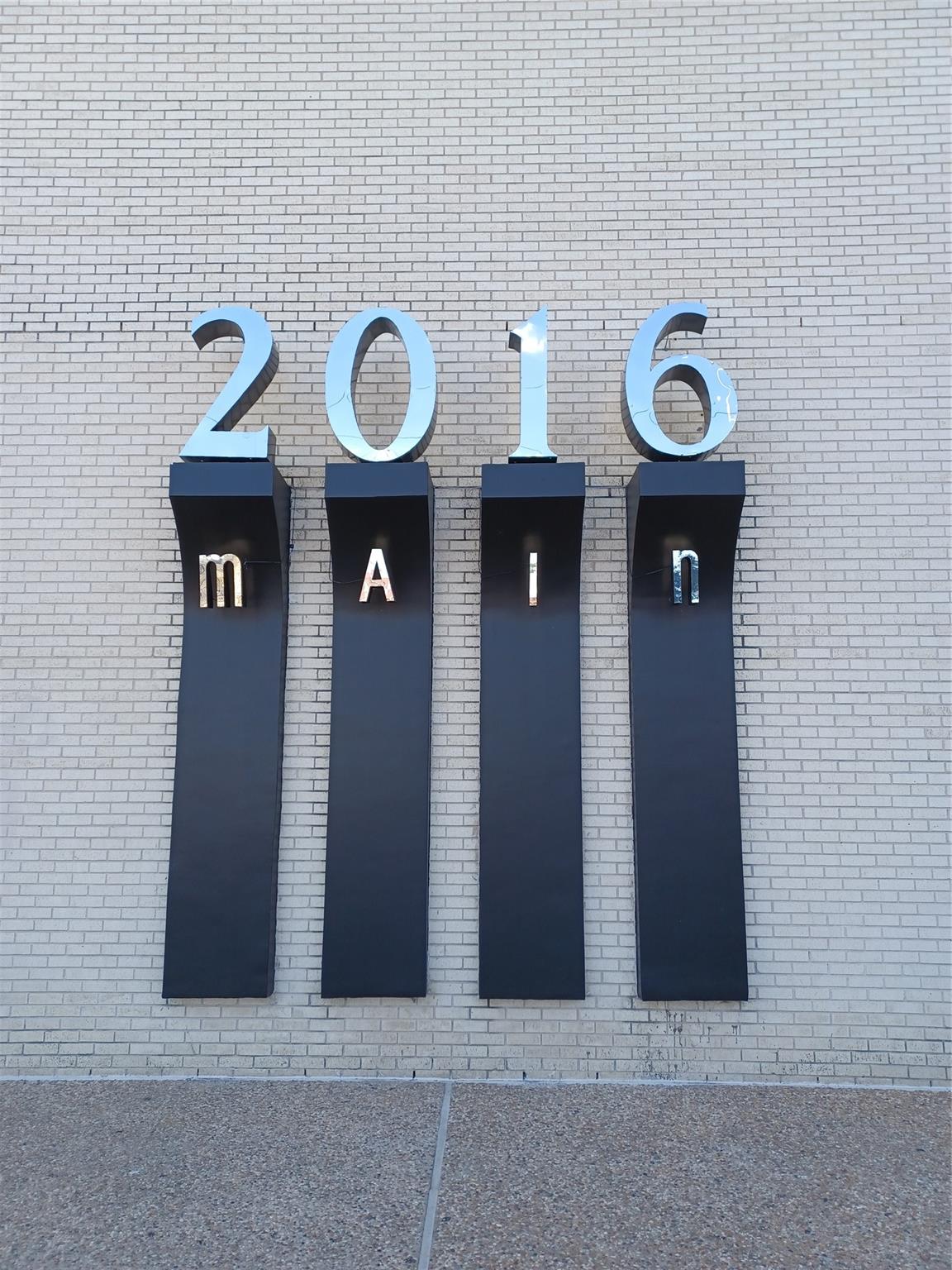 2016 Main Street #605 — photo