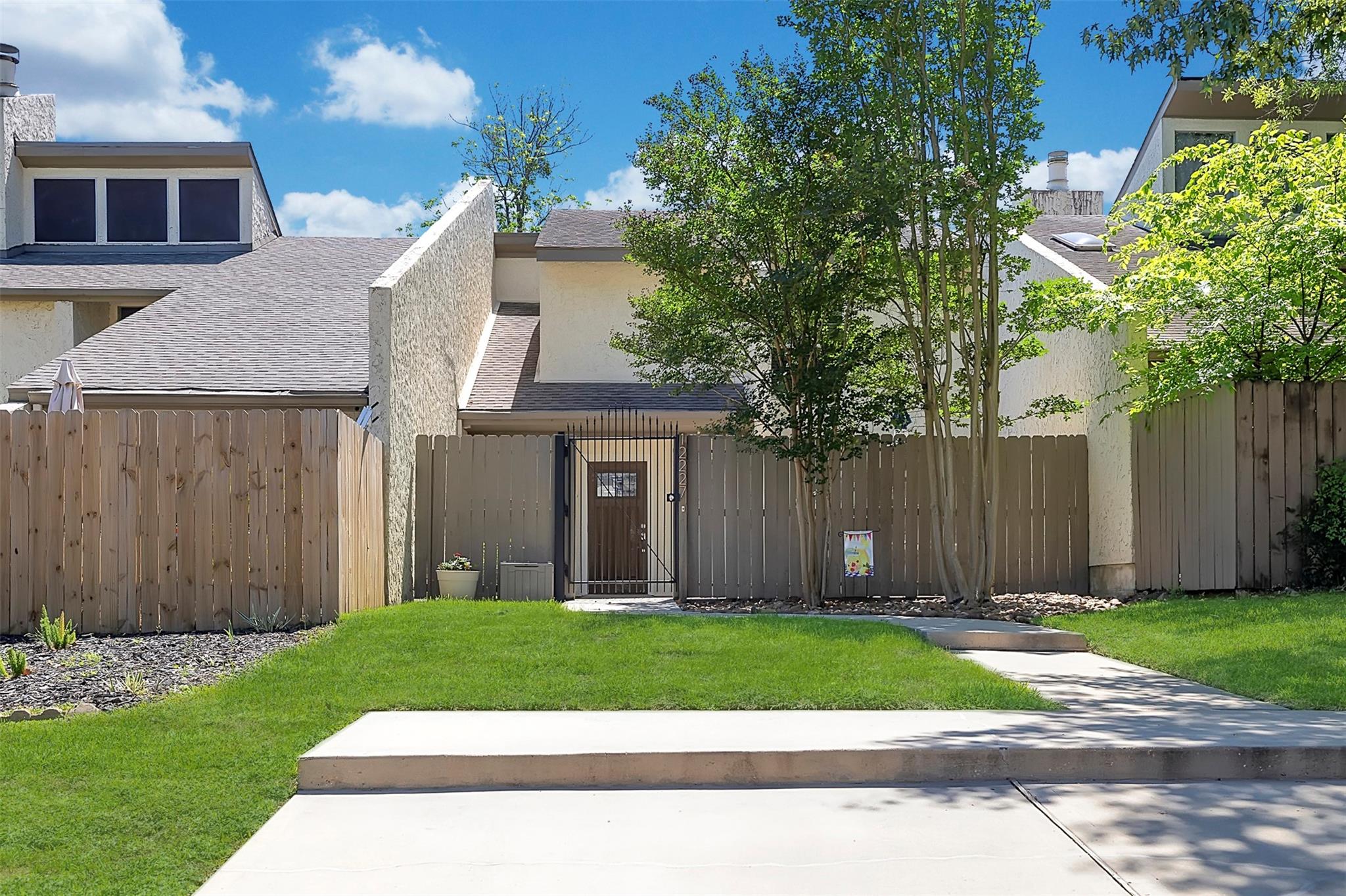 12227 Glenview Drive — photo