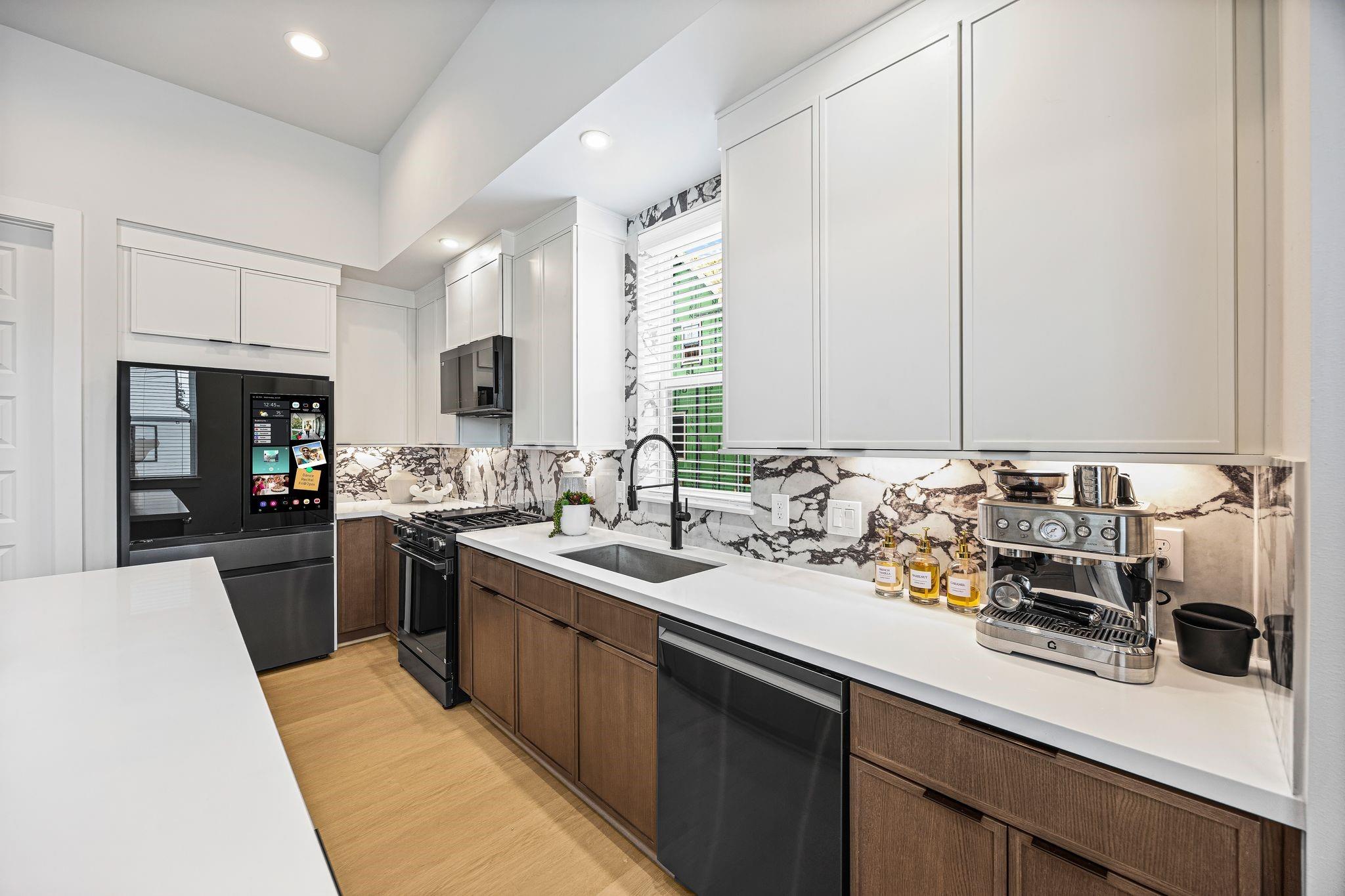 521 Hillwood Heights Drive — photo