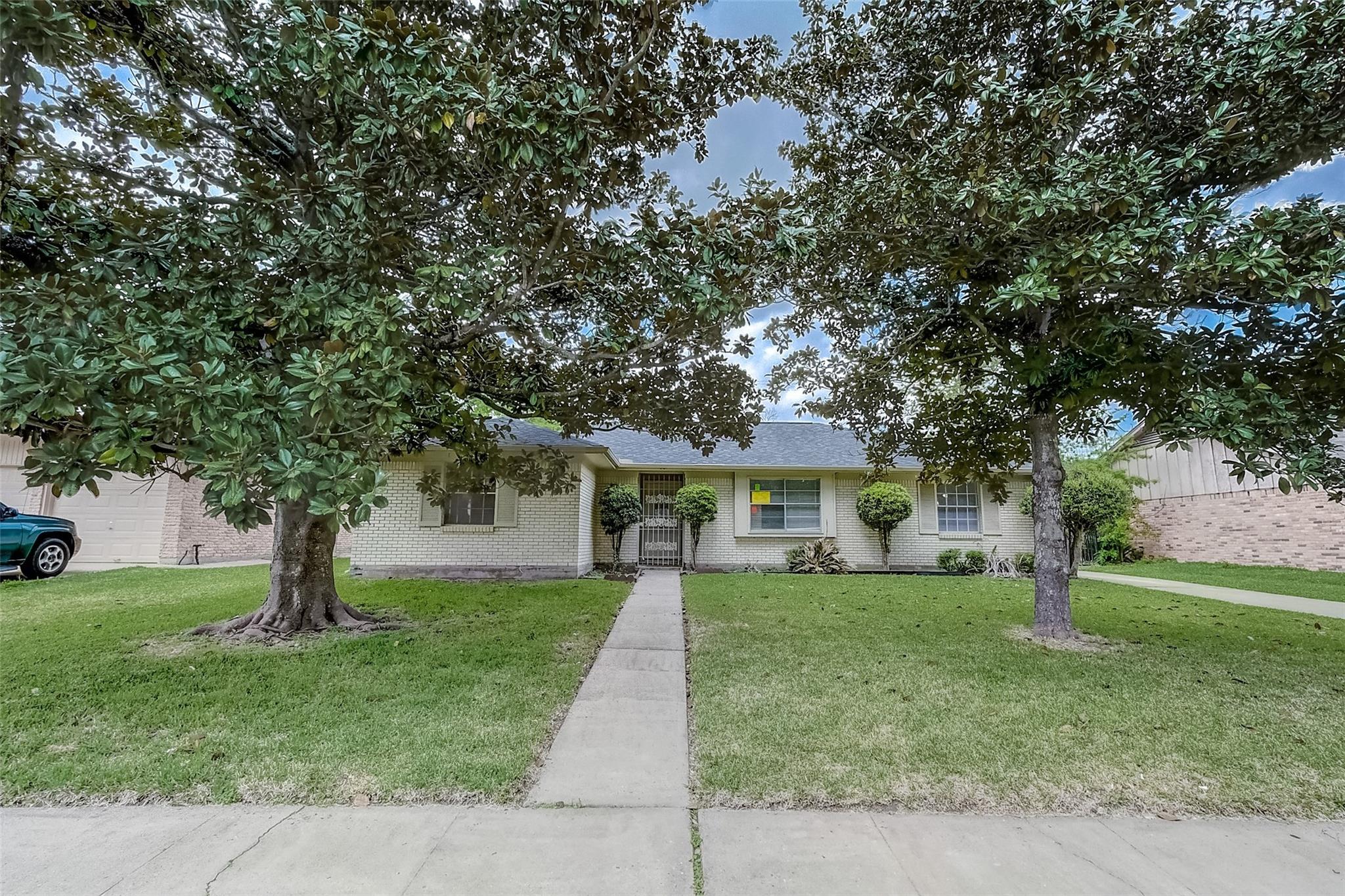 7214 Tours Street — photo
