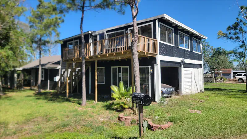 12018 Sandpiper Road — photo