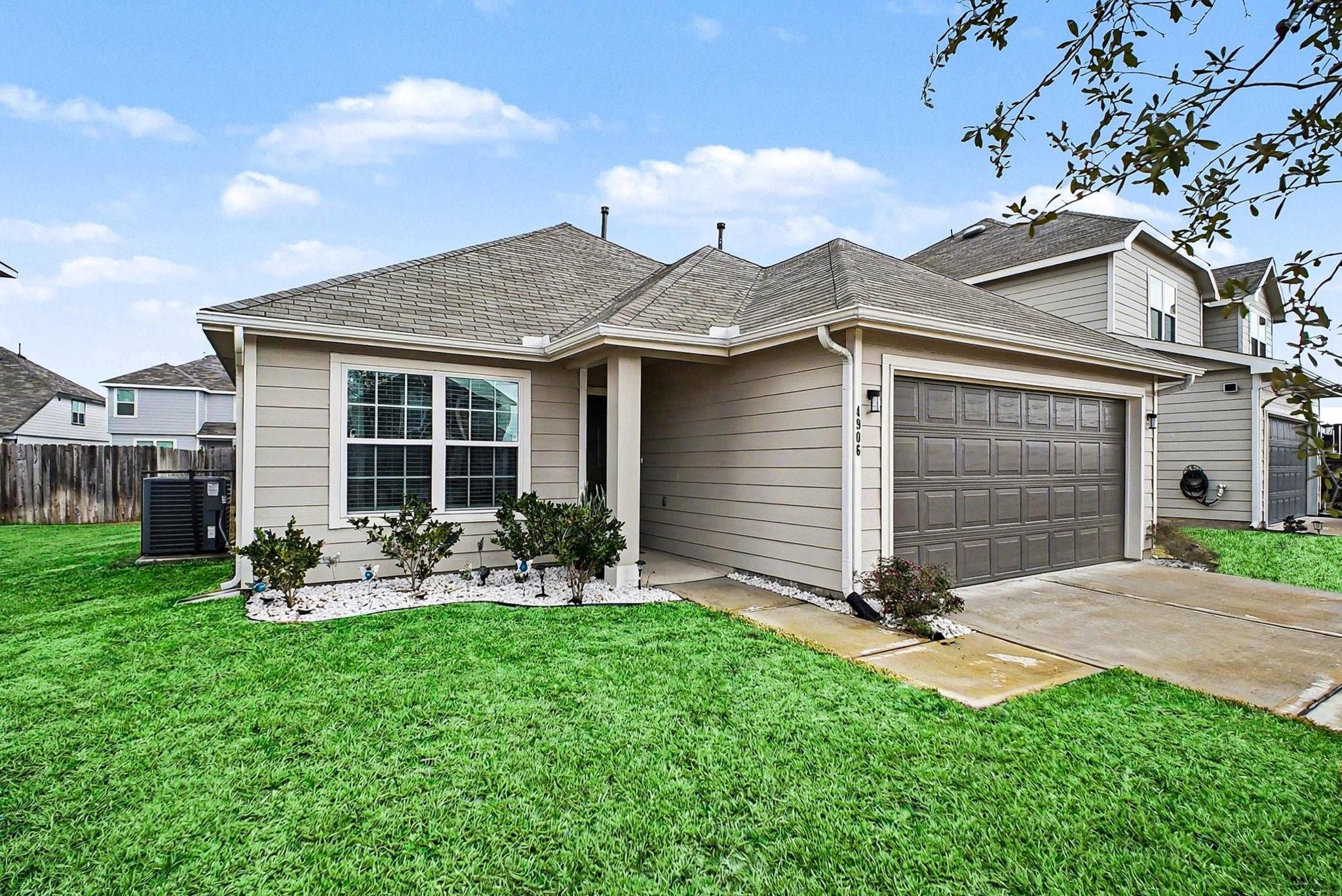 4906 Luke Mathew Drive, Rosharon, TX 77583 — photo 2