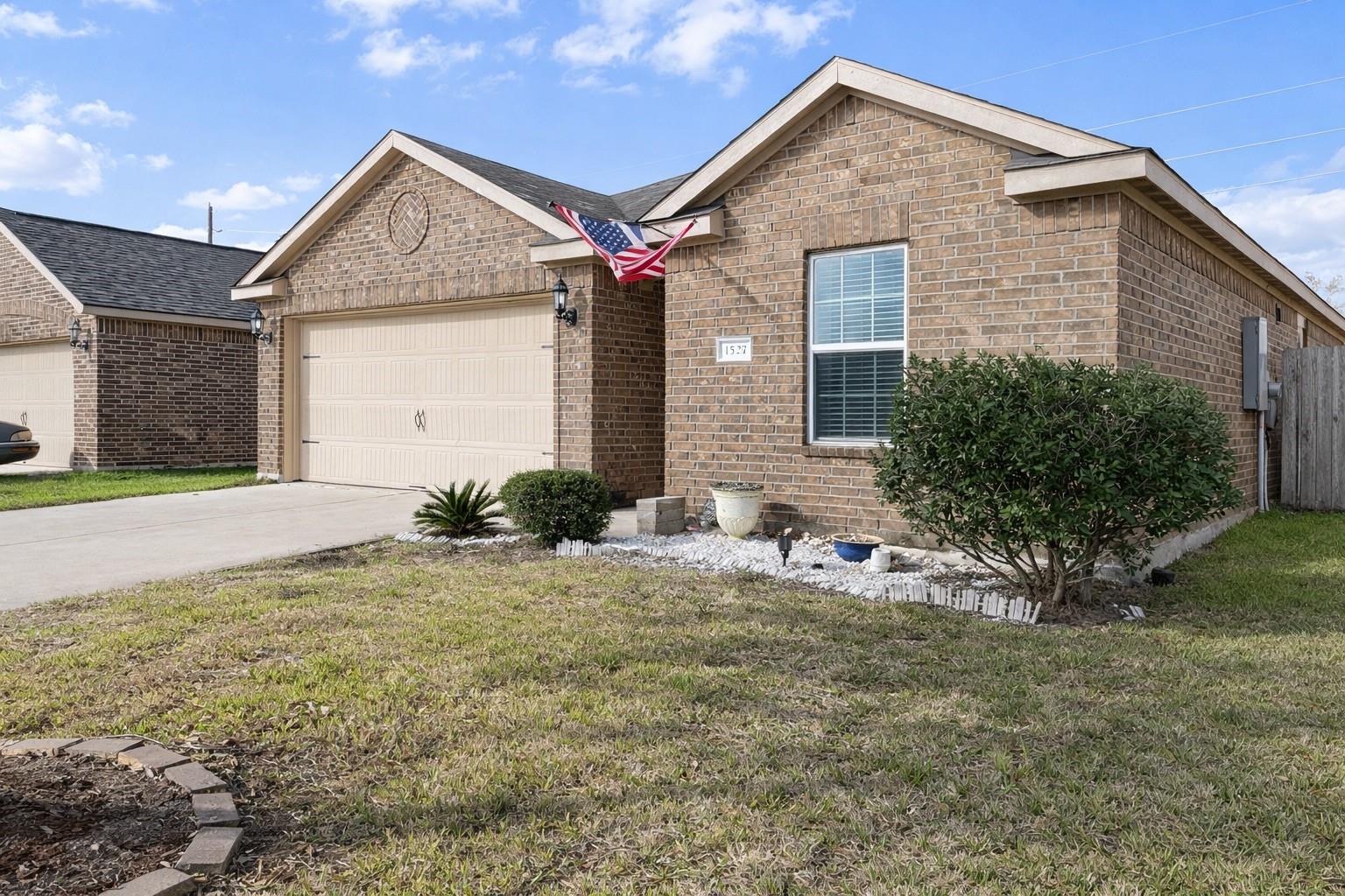 1527 Loose Stone Drive — photo