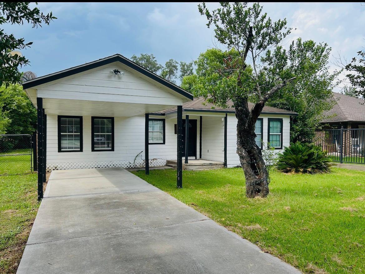 8137 Wetherby Lane — photo