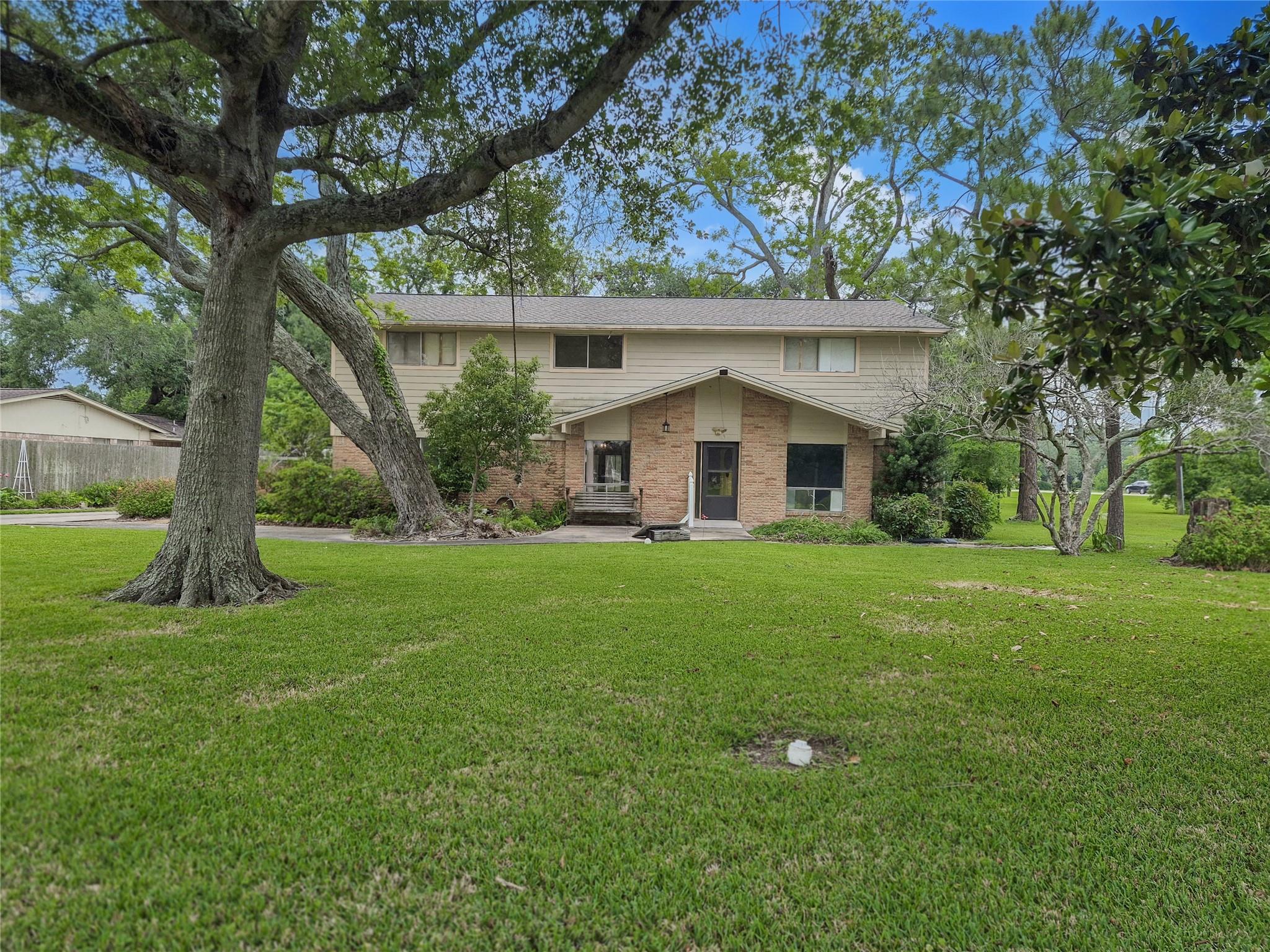 102 Post Oak — photo