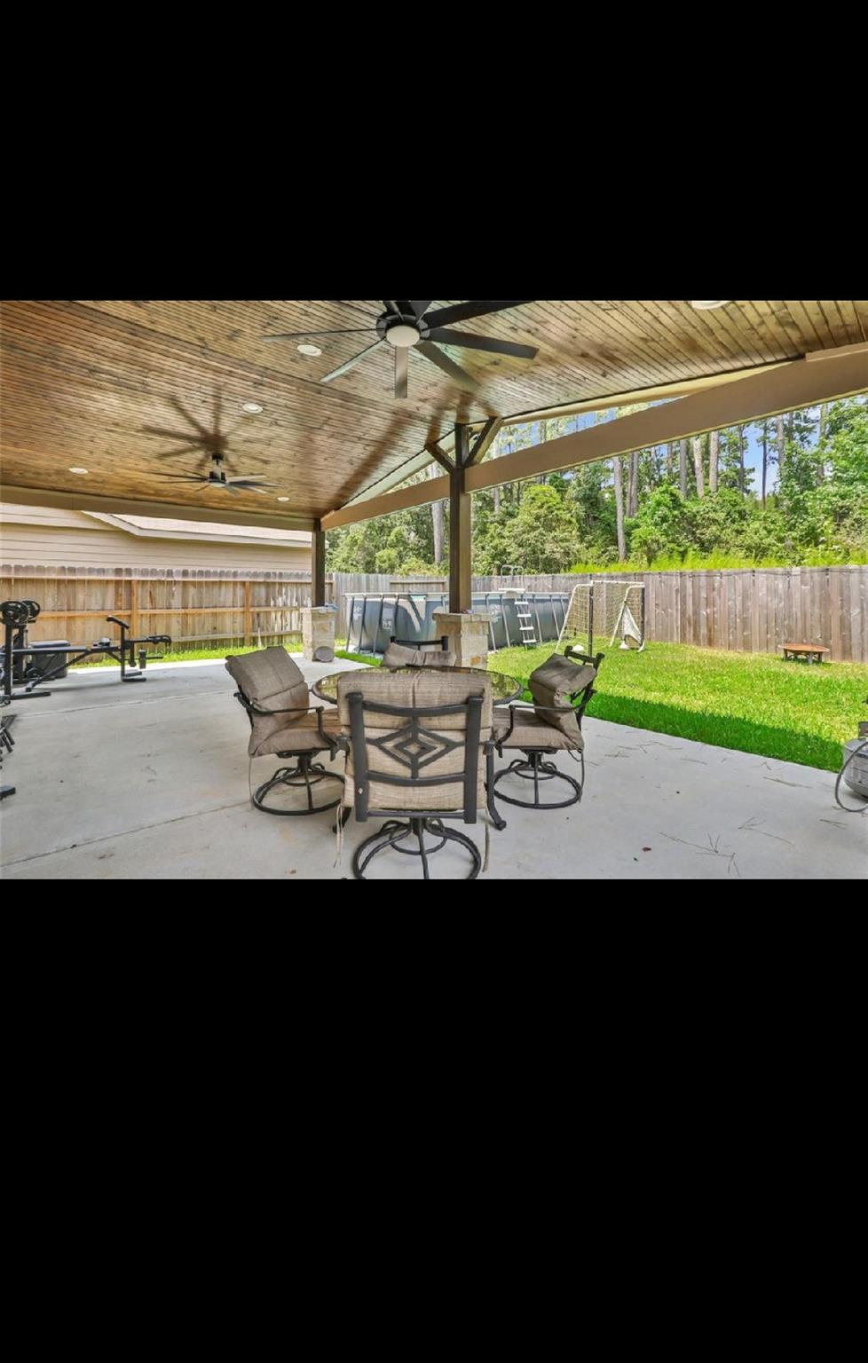 9526 Louis Phillip Street — photo