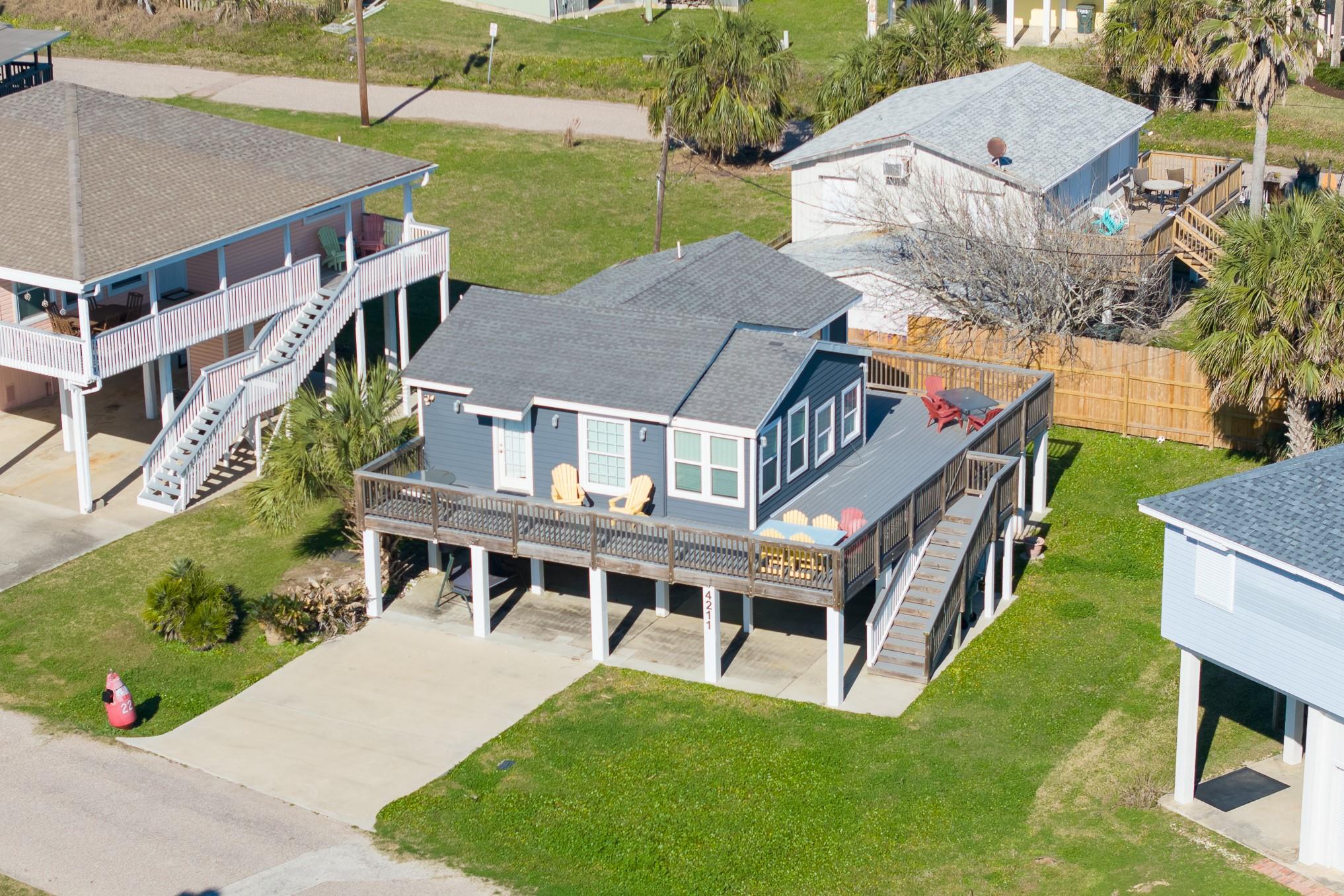 4211 Surf Drive — photo