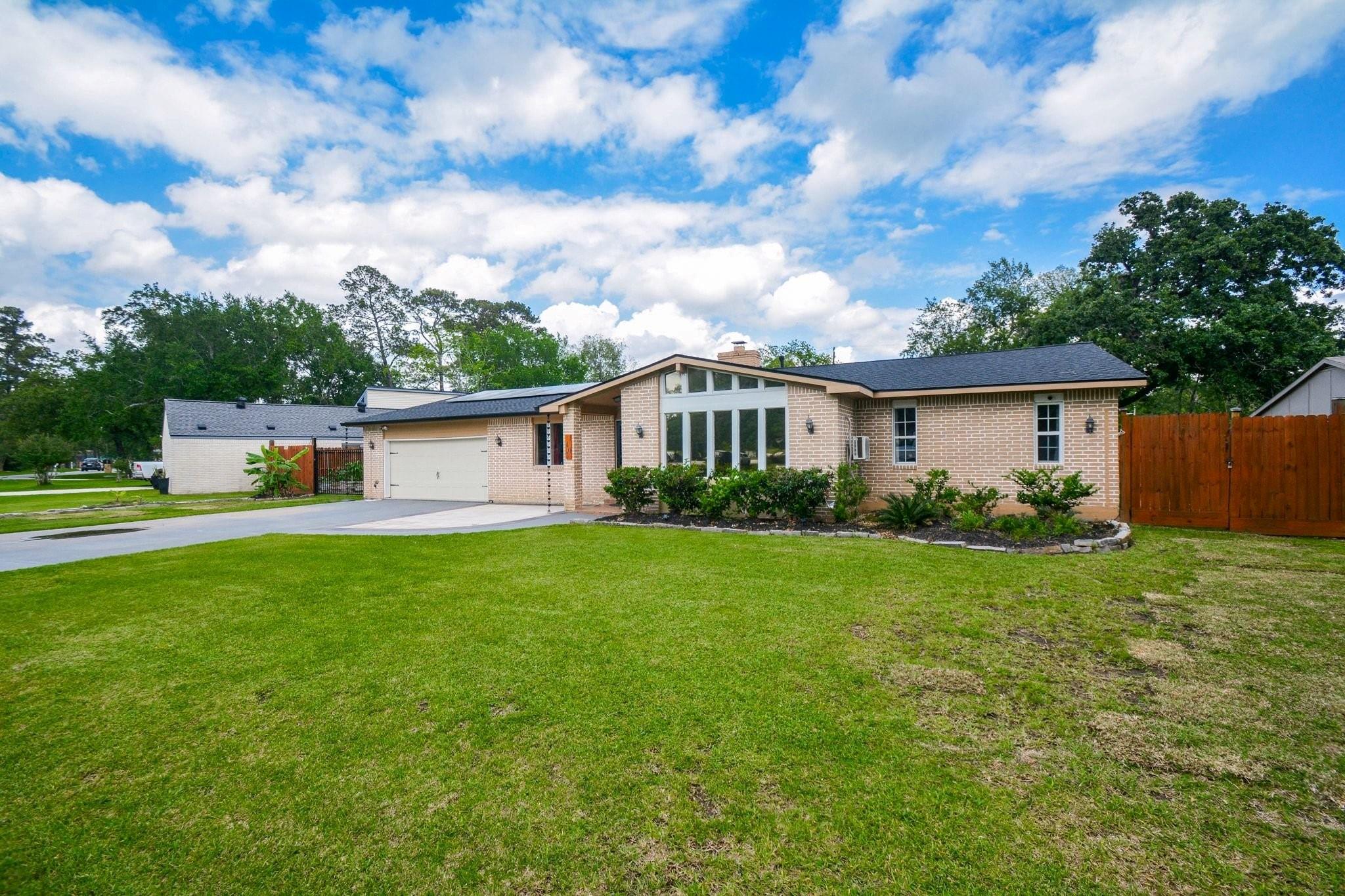 1402 Chestnut Ridge Road, Kingwood, TX 77339