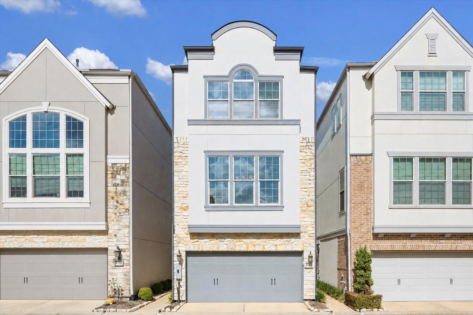 6710 Sussex Manor Street — photo