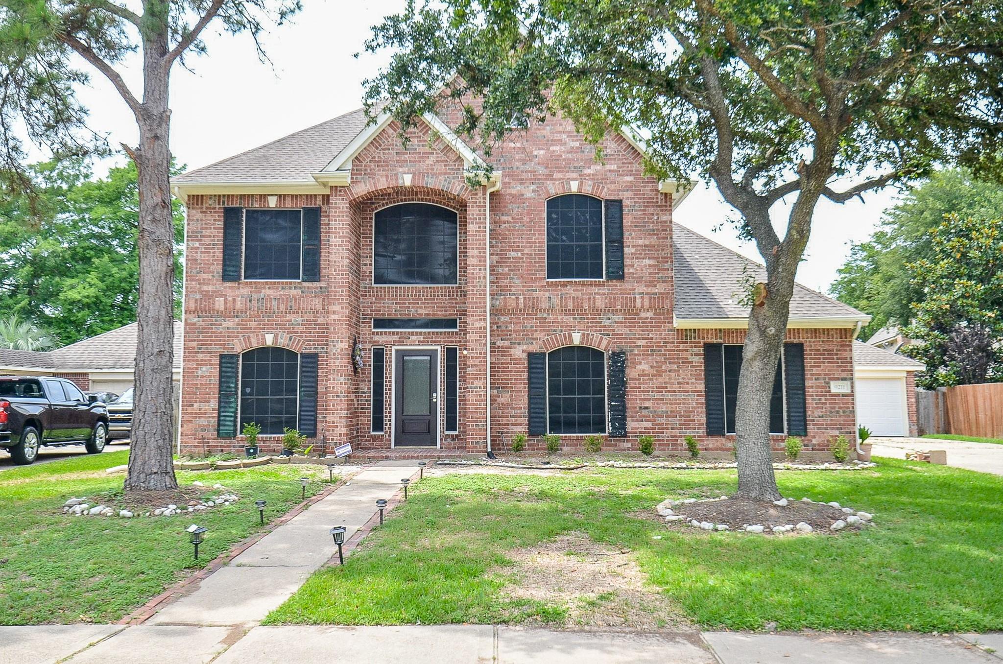 9211 Abbey Chase Lane — photo