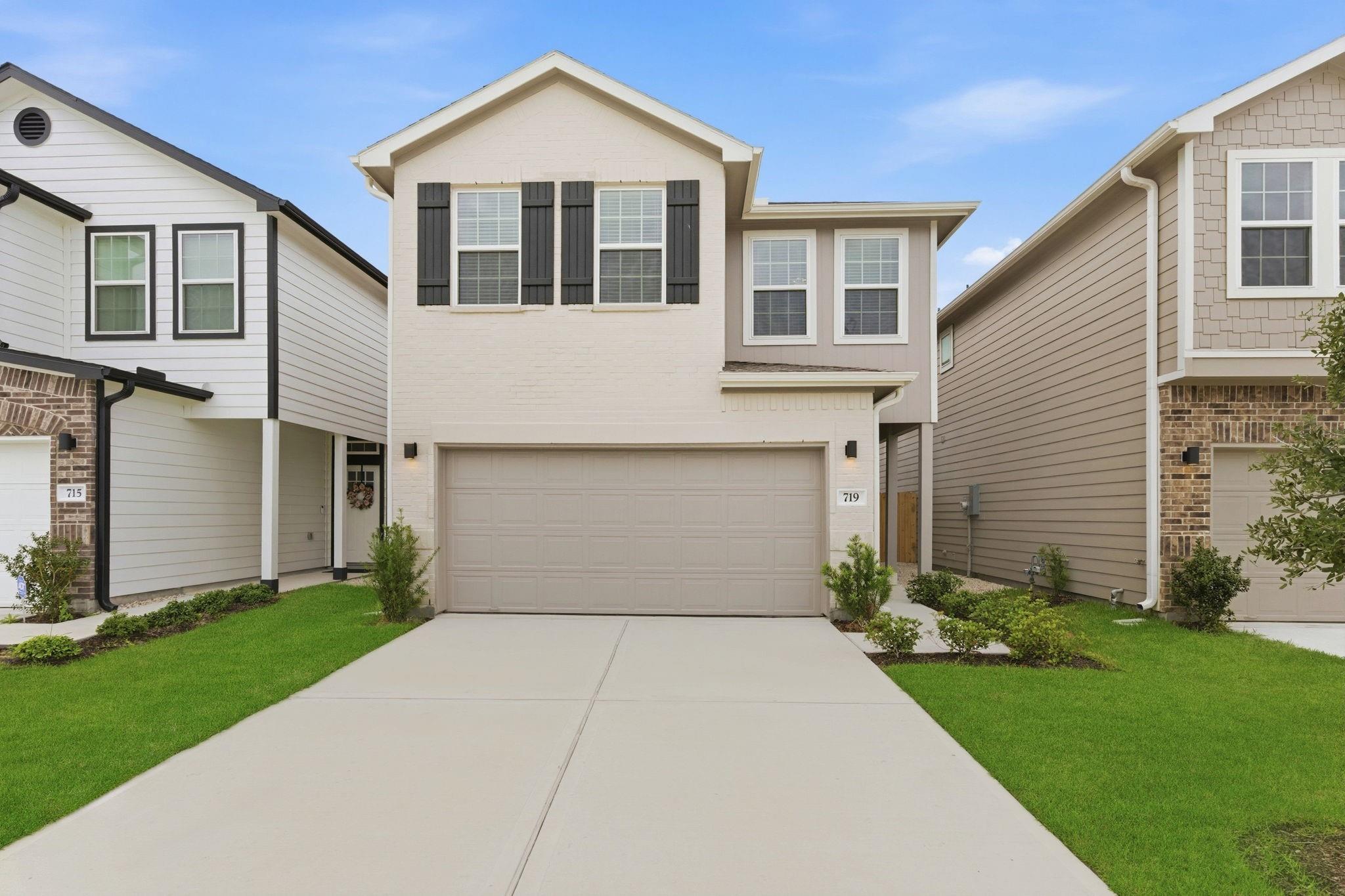 719 Majestic Eagle Court — photo