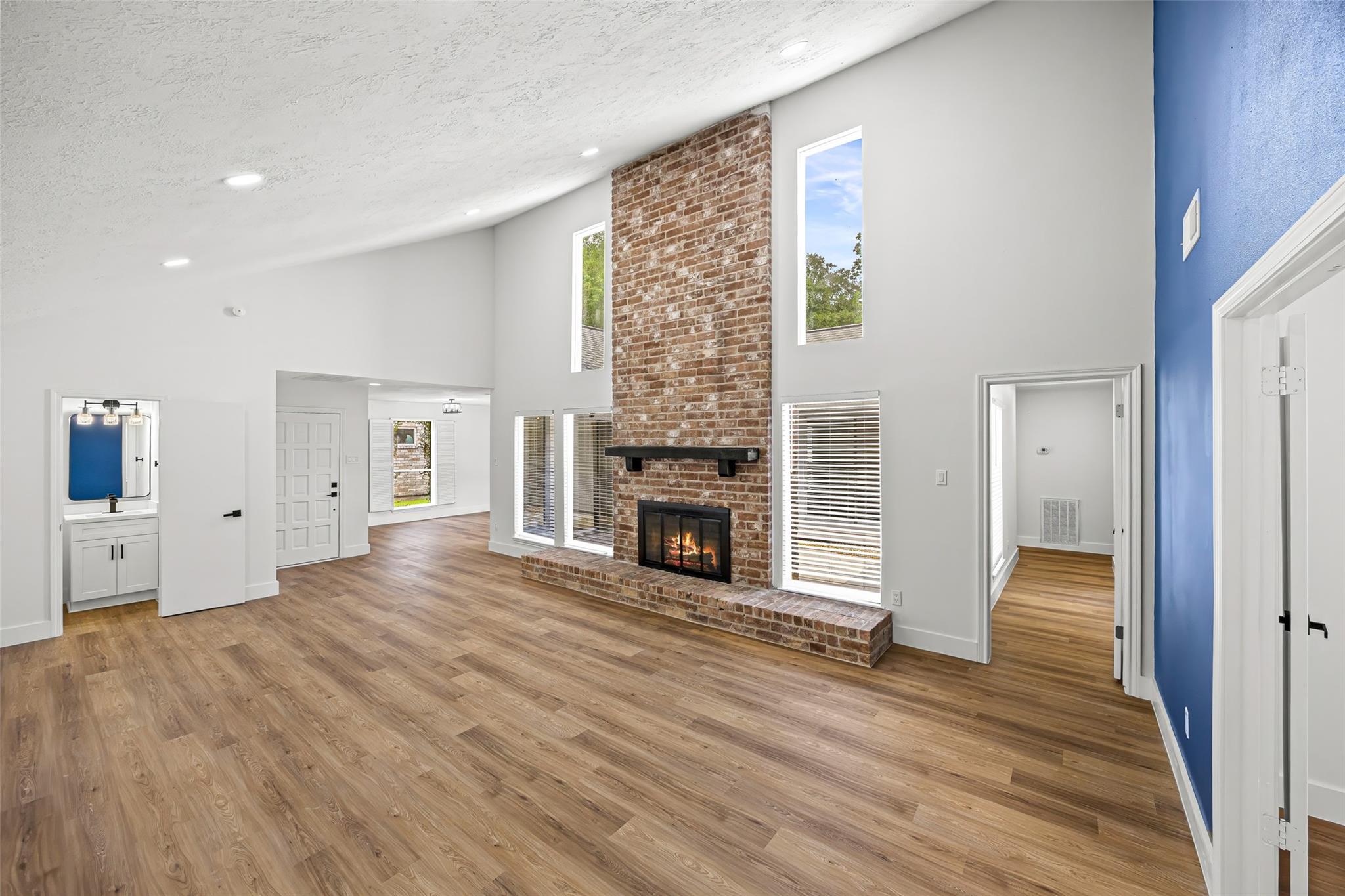 12210 Waldemar Drive — photo
