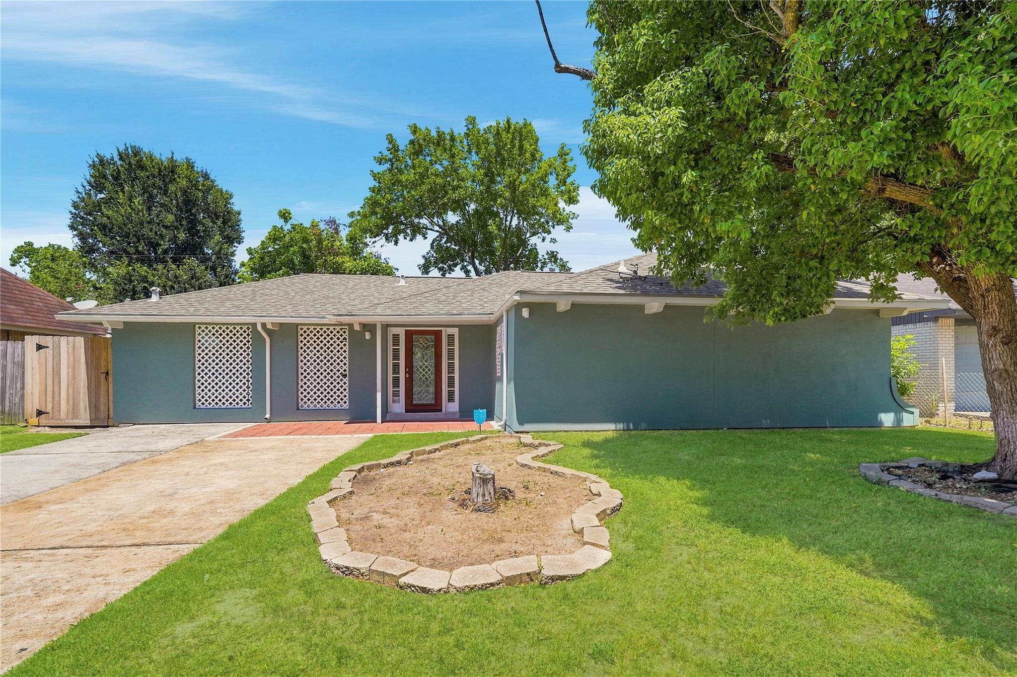 5111 Debeney Drive — photo