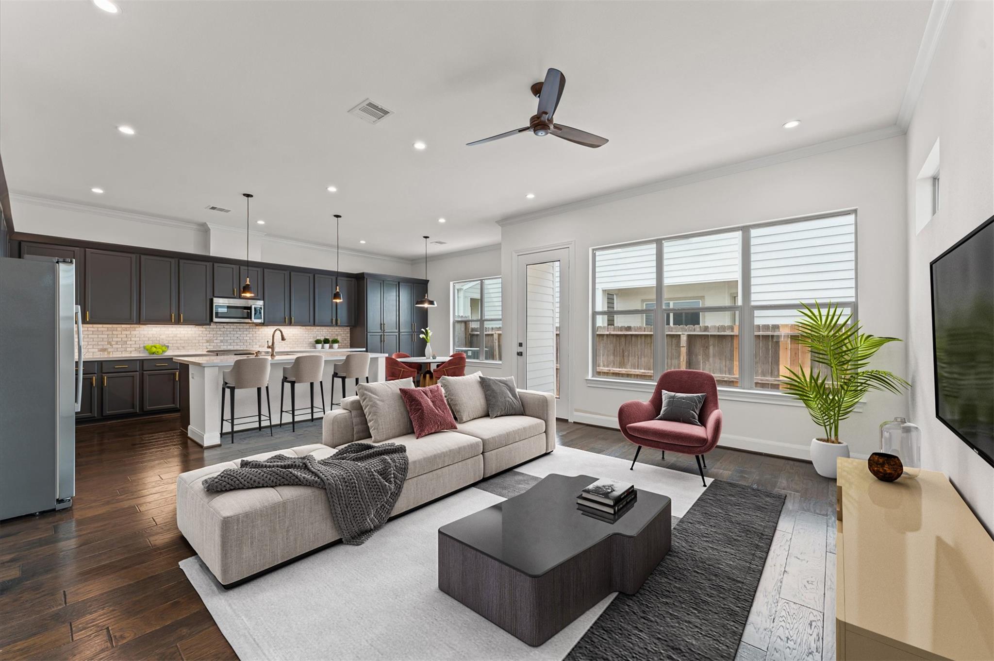 8806 Hollywood Garden Lane — photo