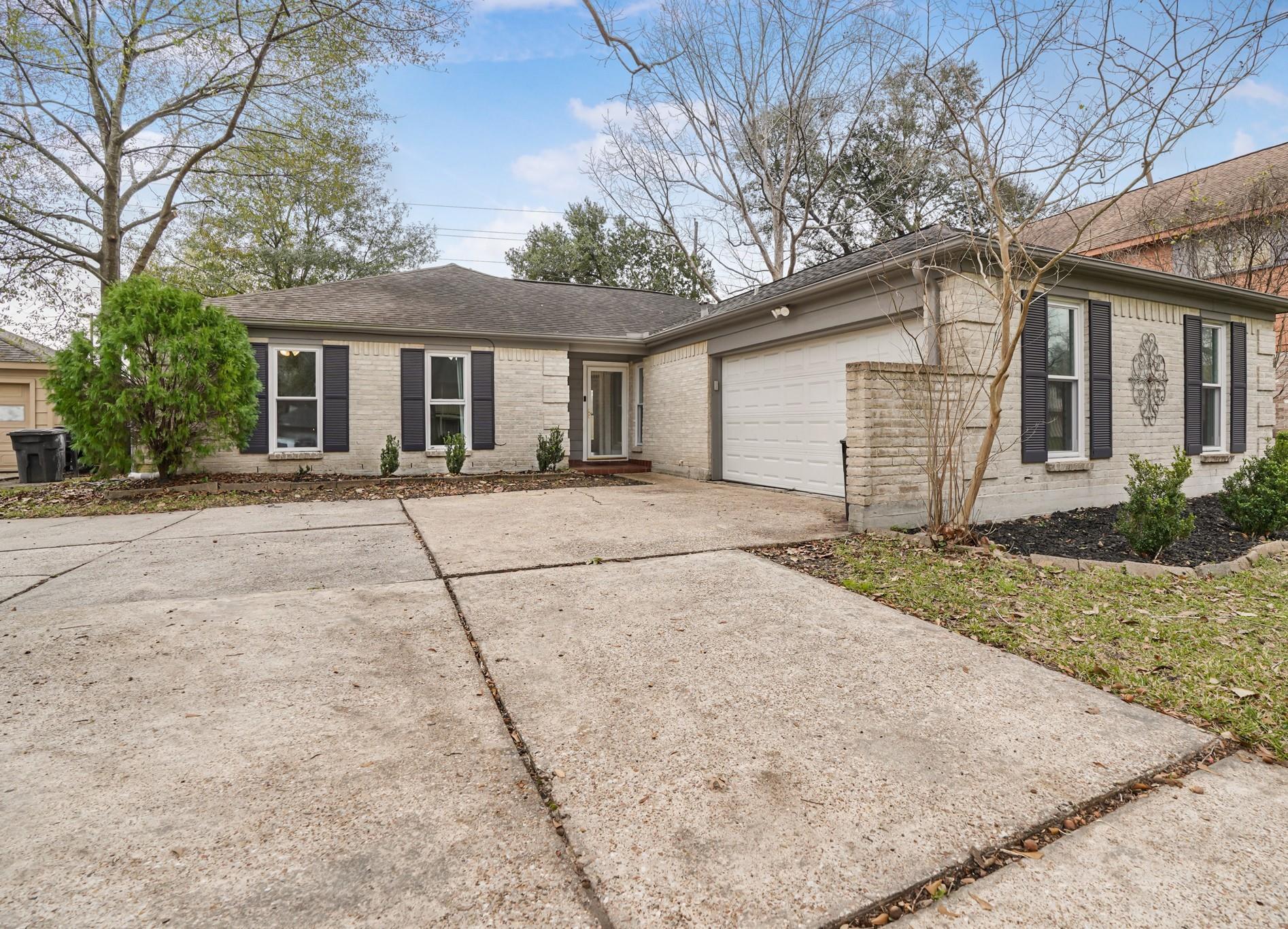 5710 Green Timbers Drive — photo