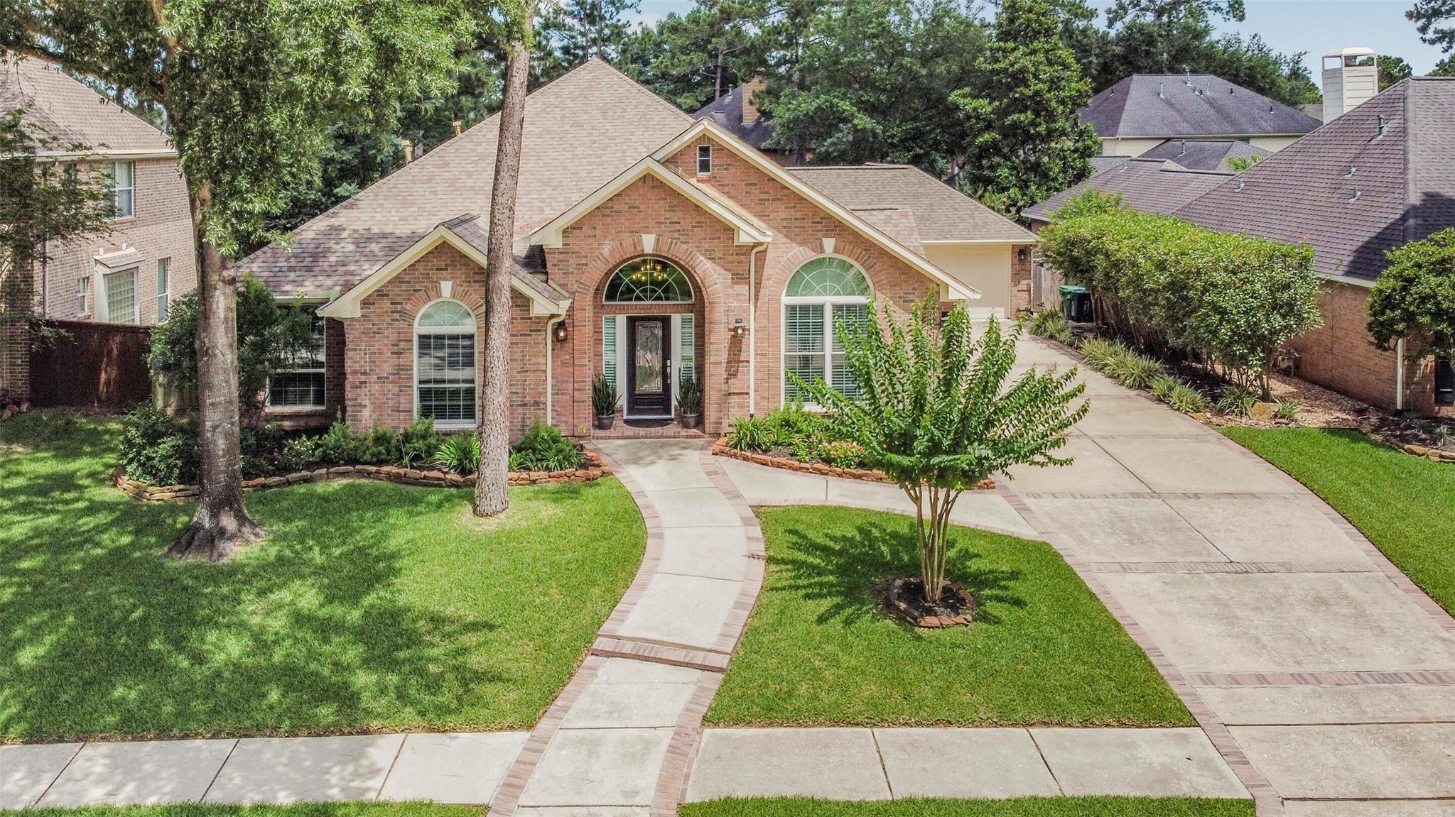 1310 Lambourne Circle — photo