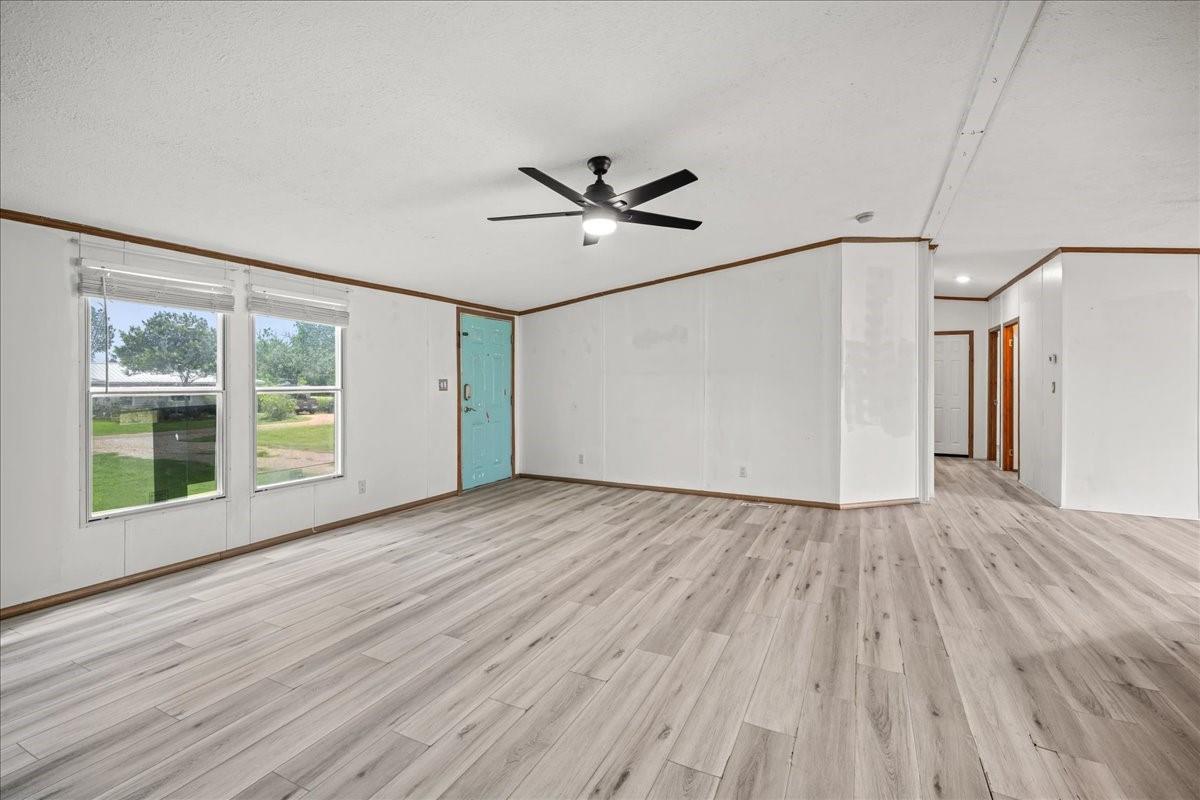 204 E Fayette Street, Ellinger, TX 78938 — photo 3