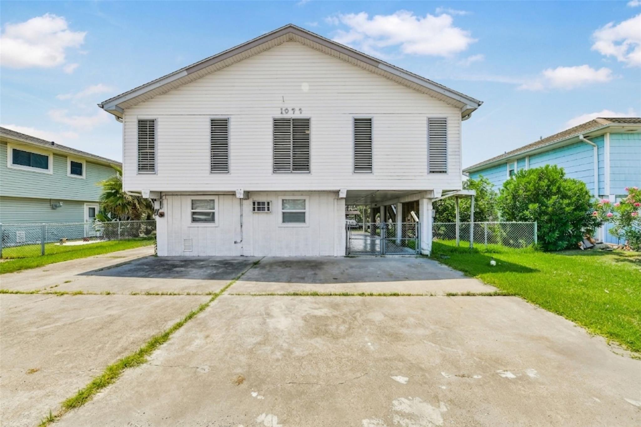 1073 Redfish Street — photo