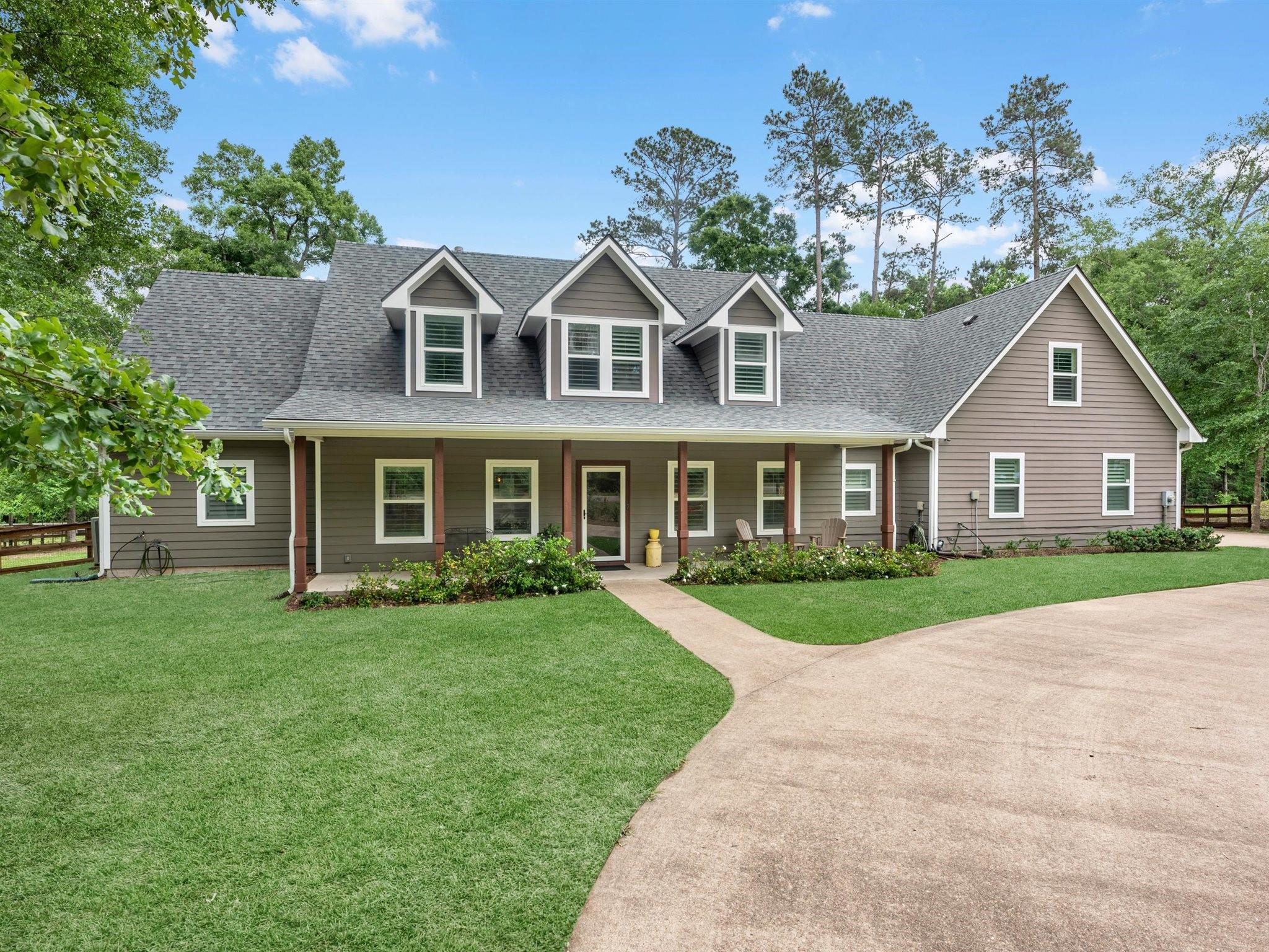 210 Creekside Drive — photo