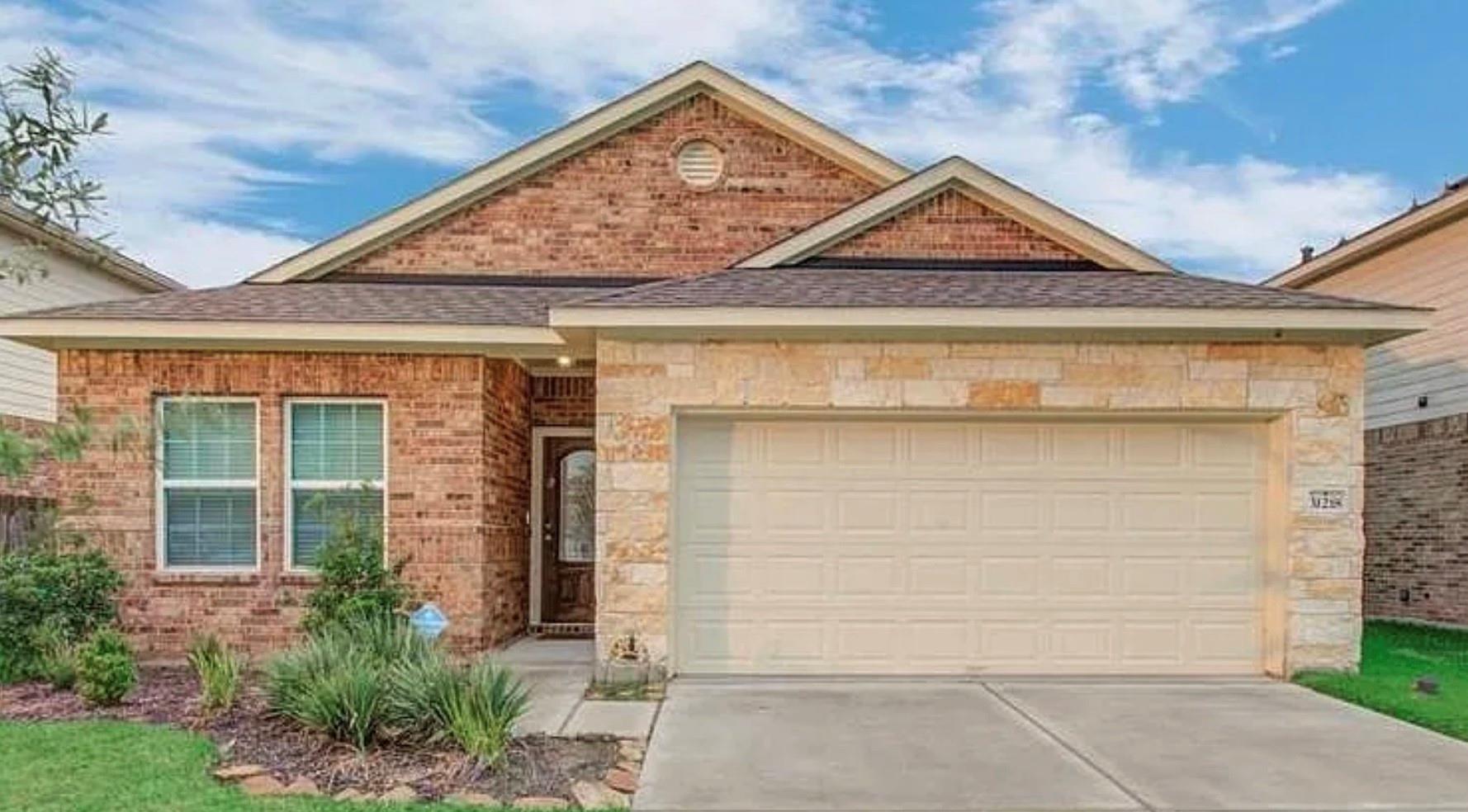 31218 Roos River Road — photo