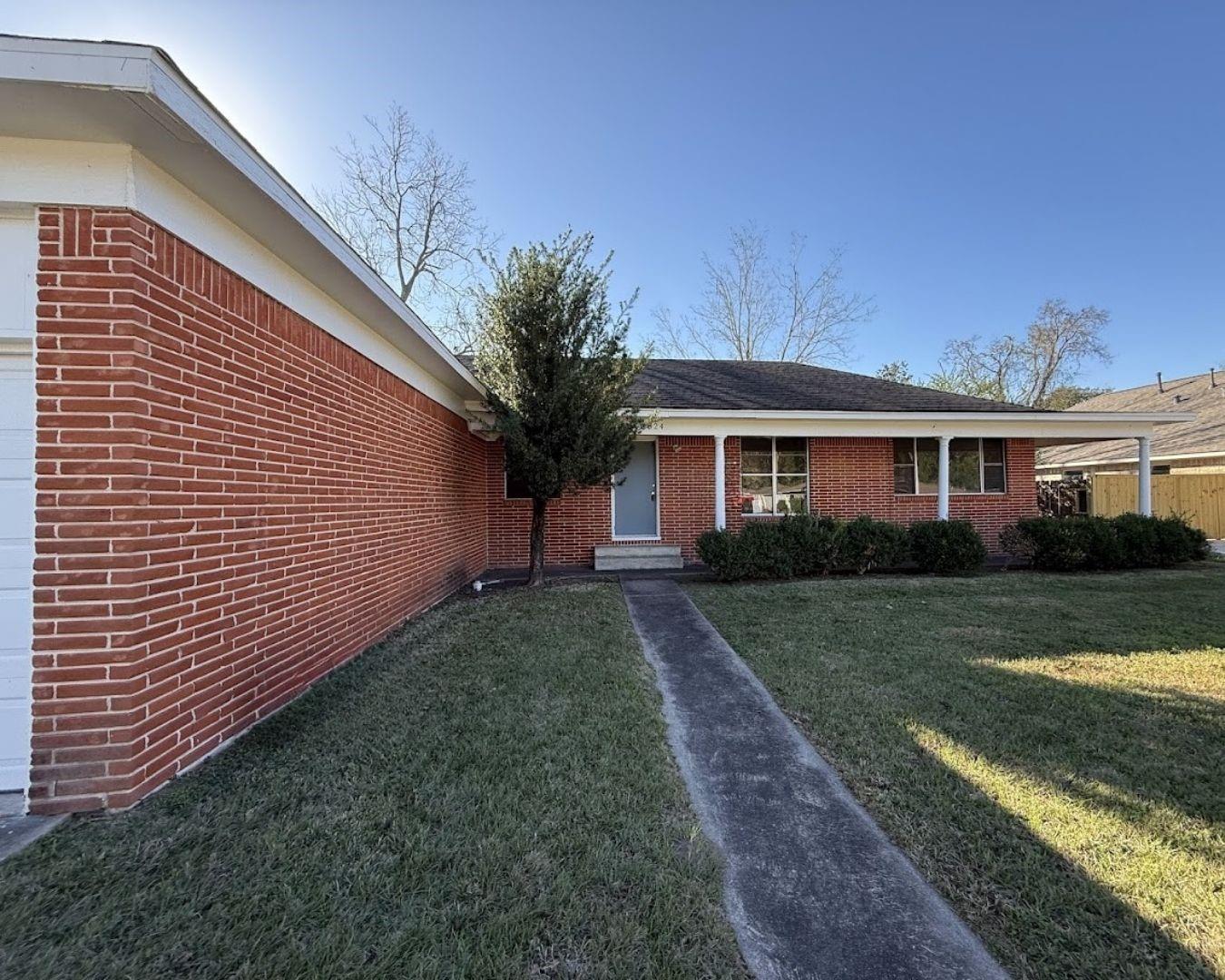1824 Magnolia Street — photo