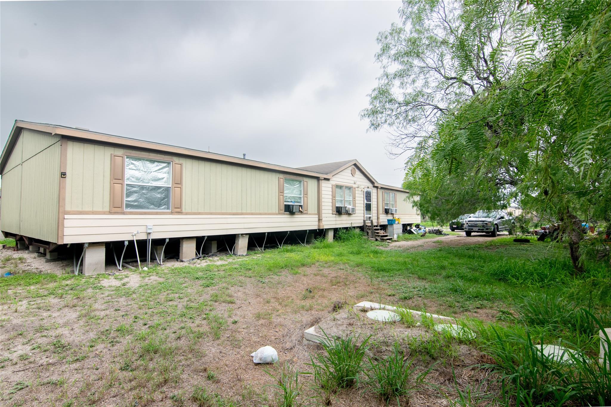 8858 County Road 615 — photo