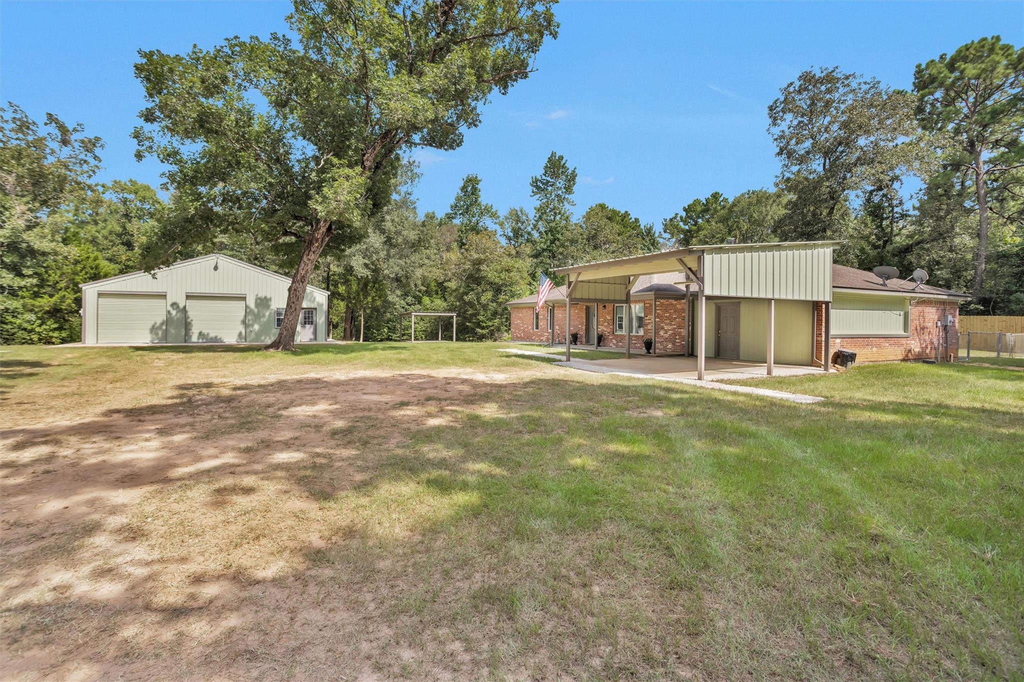 586 Diggs Road, Willis, TX 77378 — photo 3