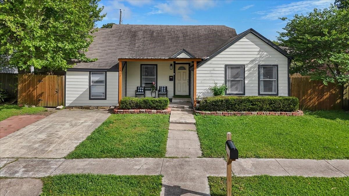 1702 Alabama Street — photo