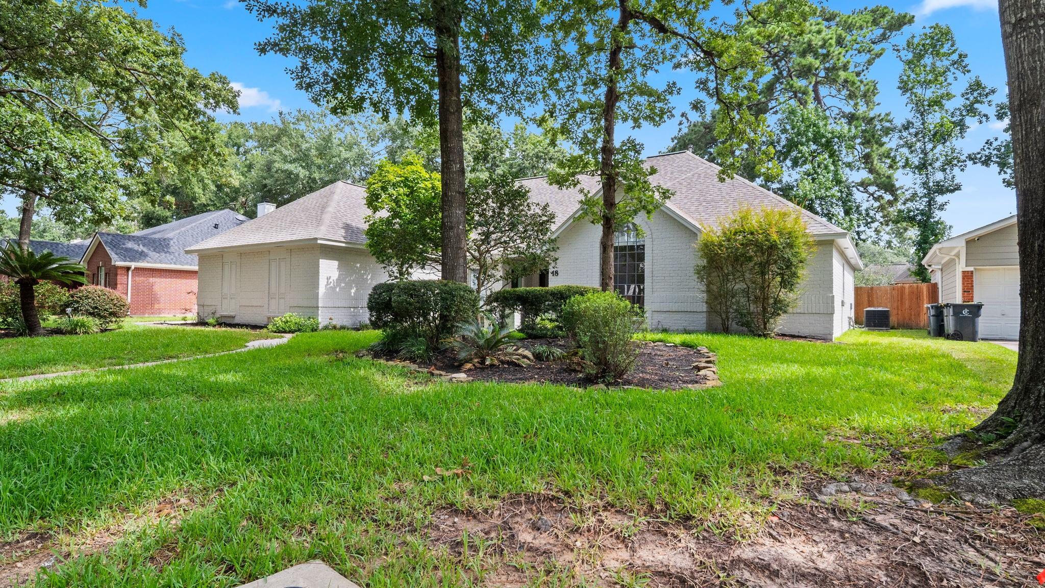 18 Windsor Drive, Conroe, TX 77304 — photo 2