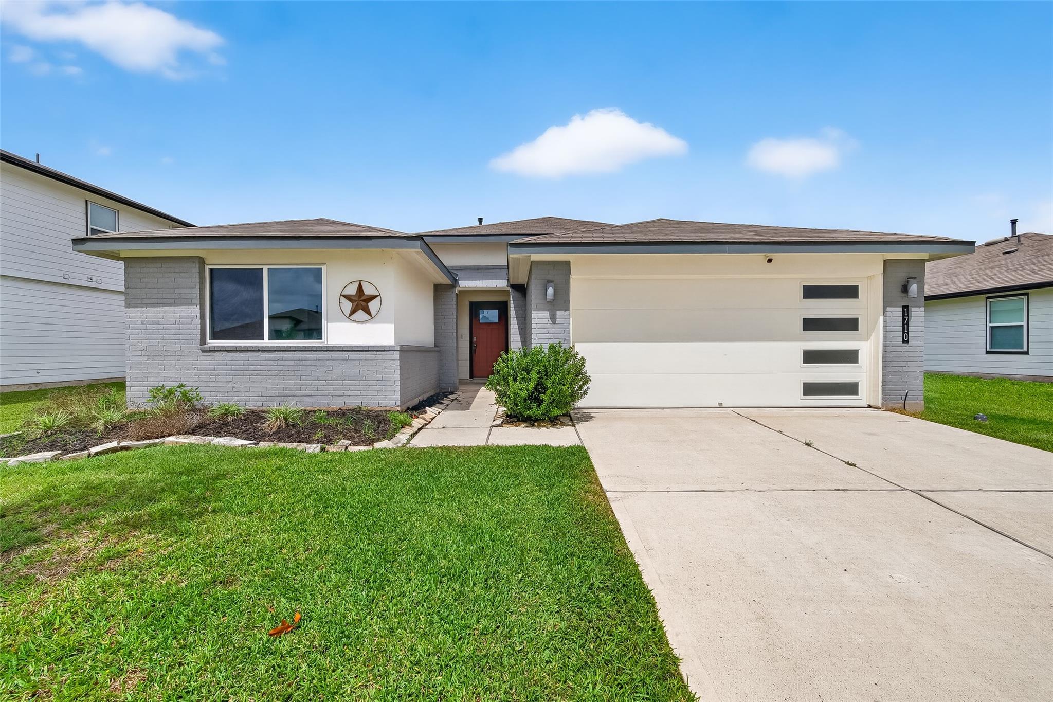 1710 Mountain Echo Drive — photo
