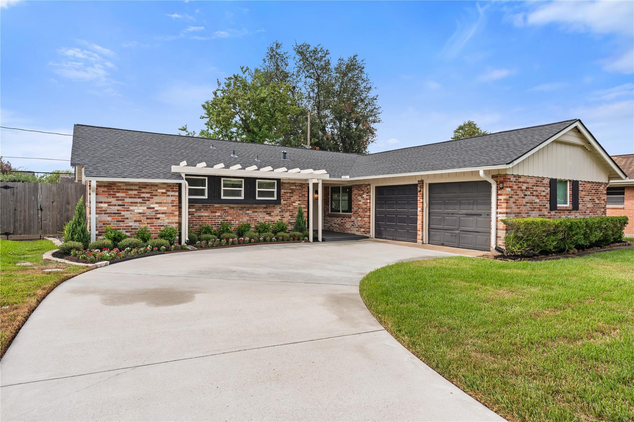 2302 Willowby Drive — photo