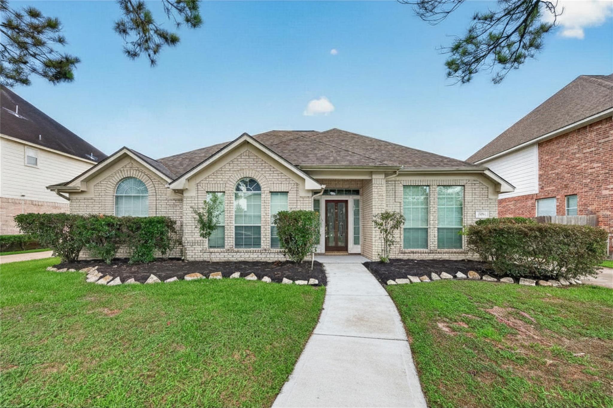 2726 Martinec Drive — photo
