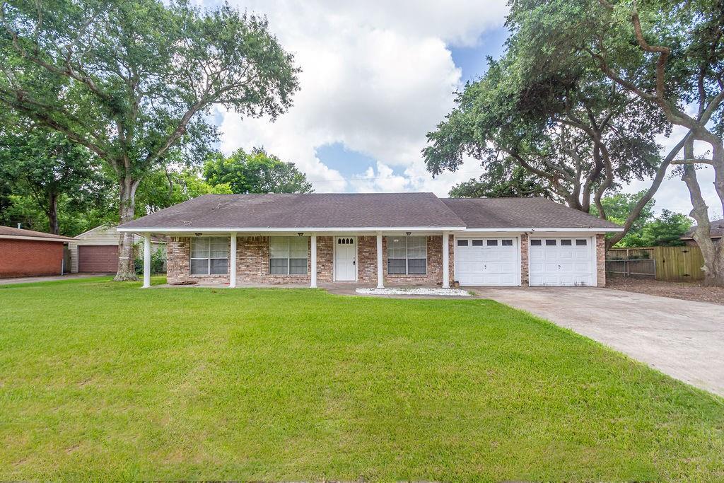 8111 Dellanera Drive — photo